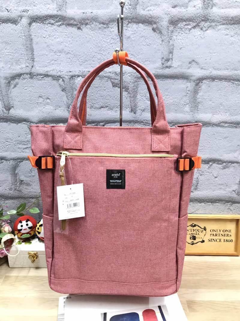 ของแท้ Anello polyester canvas 10 pocket Rucksack คอลเลคชั่นใหม่ล่าสุด!! เป้รุ่นใหม่ชนช้อป ดีไซน์เก๋ เป็นได้ทั้งสไตล์toteโดยการเก็บสายสะพายเป้เข้าช่องซิปที่ด้านหลัง และเป็นสไตล์เป้rucksackได้ มีช่องเล็กช่องน้อยรอบตัวกระเป๋า เปิดปิดด้วยซิปเดียวด้านบน ตัวกร
