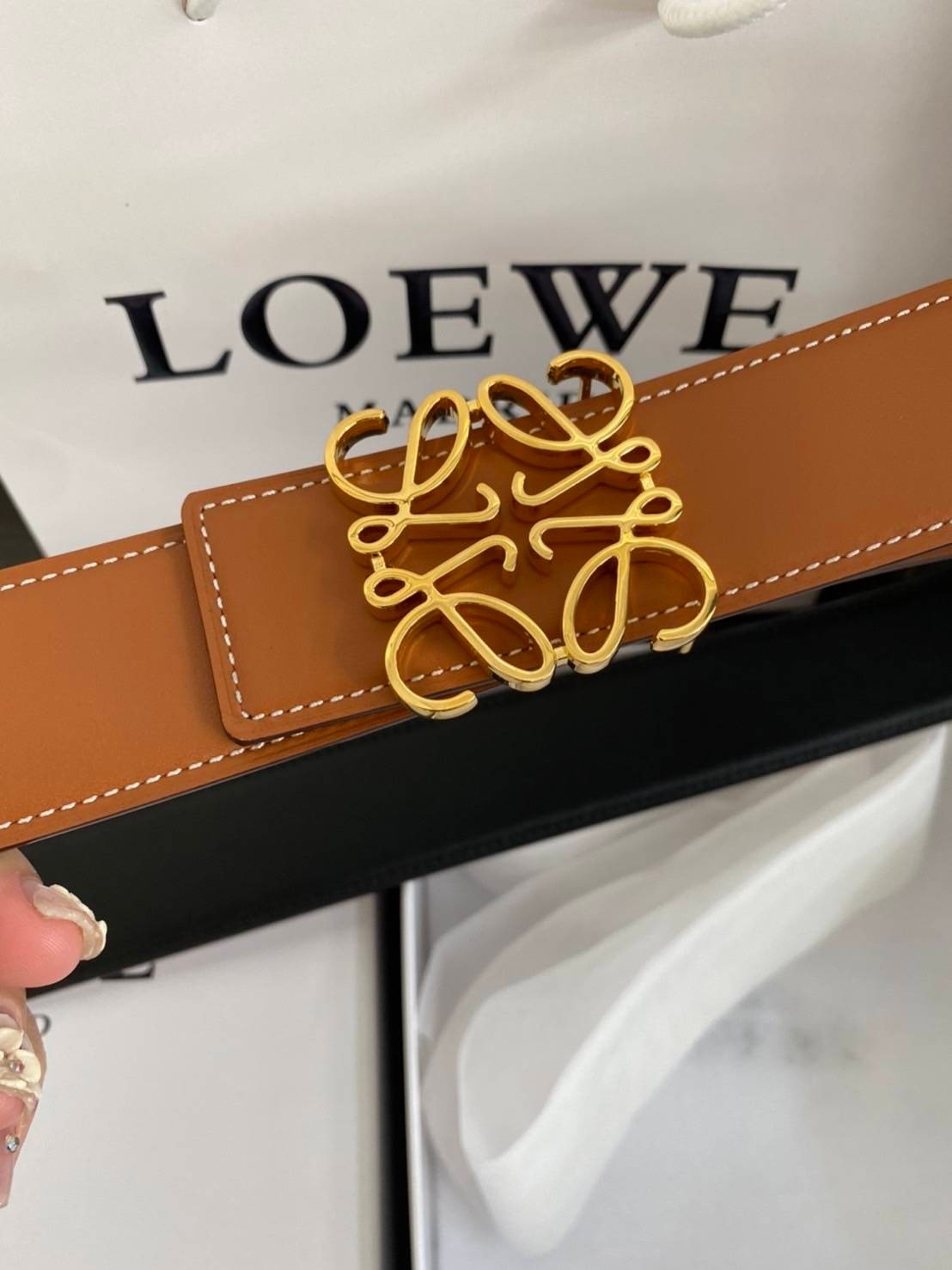 Loewe Belt / Loewe Anagram Leather Belt เข็มขัดโลเอเว่หนังแท้ สุดคลาสสิค วินเทจ เรียบง่าย ผู้ดี เป็นซิกเนเจอร์ ใช้งานเป็น everyday use ได้เลย