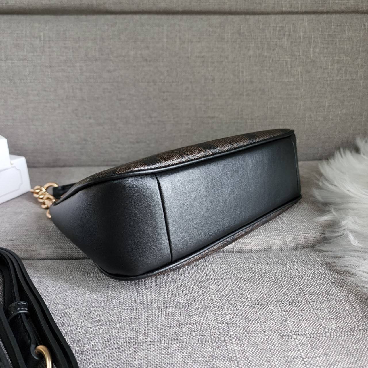 พร้อมส่งครบสี สวยทุกสีเลยค่า😘 ((CA173//CA209//CA548)) COACH TERI SHOULDER BAG 🔹กระเป๋าทรงพอช ในรูปแบบหนังแท้ หนังนิ่มสวยมากค่ะ