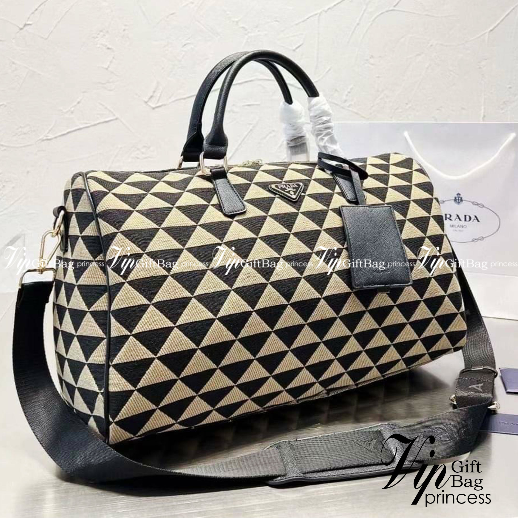 PRADA Large Boston jacquard Bag / Prada Symbole embroidered jacquard fabric travel bag 17" กระเป๋าทรงบอสตันใบใหญ่ ภาพถ่ายจากงานขายจริง ใช้งานต่างประเทศได้