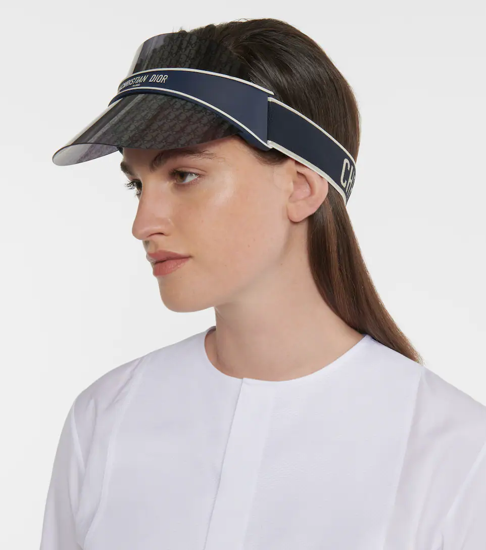 DiorClub V1U Blue Dior Oblique Visor / Dior Sun Visor Cap ภาพสินค้าถ่ายจากงานขายจริงใช้งานต่างประเทศได้