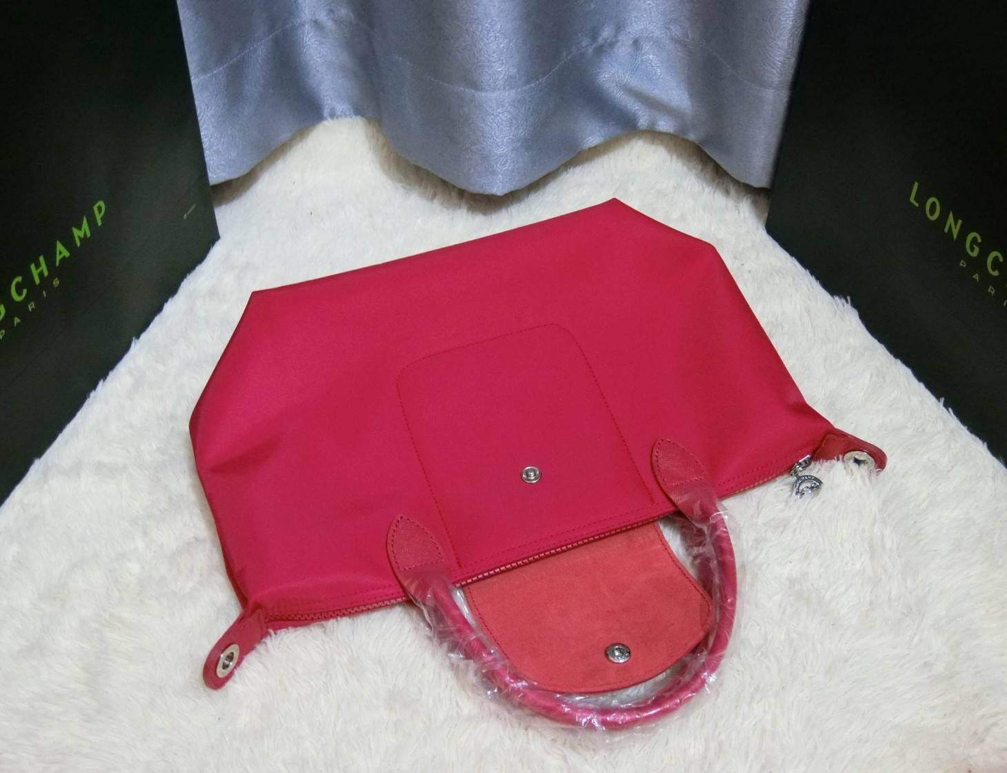 Longchamp Size S สินค้าใหม่ ของแท้!! เป็นล็อตผลิตเกินออเดอร์จากโรงงาน มาพร้อมการ์ด/ถุงผ้าแบรนด์/ถุงกระดาษแบรนด์ Size S: 25 x H. 23 x 16 cm. Color: Rose Pink 270