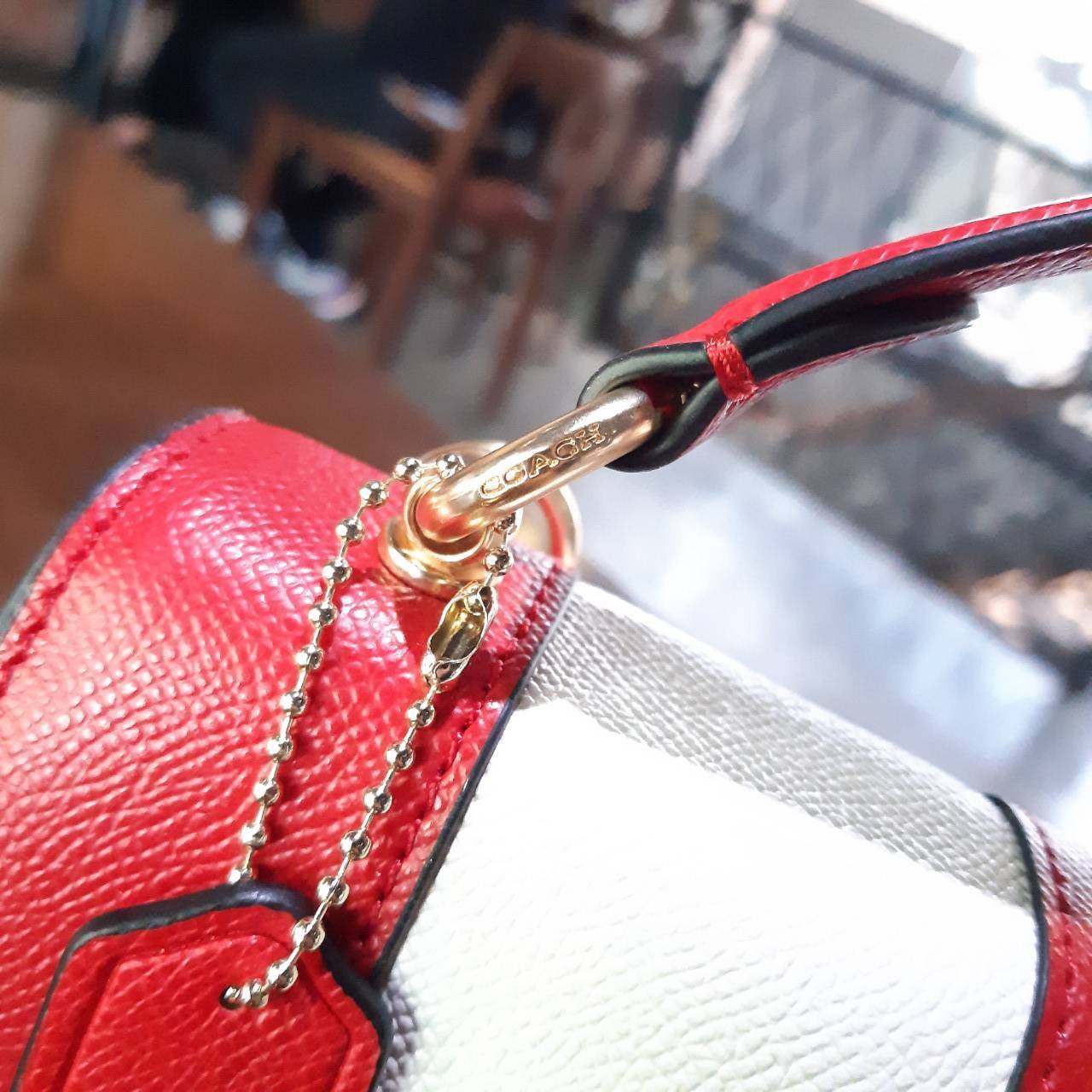 COACH TILLY SATCHEL 23 IN SIGNATURE CANVAS ((C1802//C1439/C1435)) กระเป๋า crossbody สวยหรู ขนาดใหม่ พร้อมสีมาใหม่!! ดีไซน์ย้อนยุค วัสดุหนังแคนวาสเคลือบลายสลับหนังแท้ มาพร้อมหูจับในตัว และสาย crossbody ปรับได้ตามตัว เปิด-ปิดด้วยตัวบิดล็อค ภายในโล่ง บุกำมะห