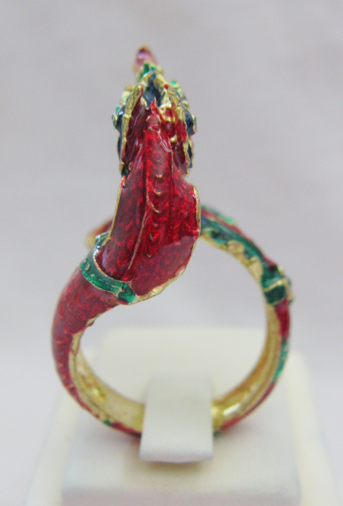 แหวนพญานาคเนื้อทองเหลืองเศียรเดียวลงยาสีแดง เสริมบารมี โชคลาภค่ะ