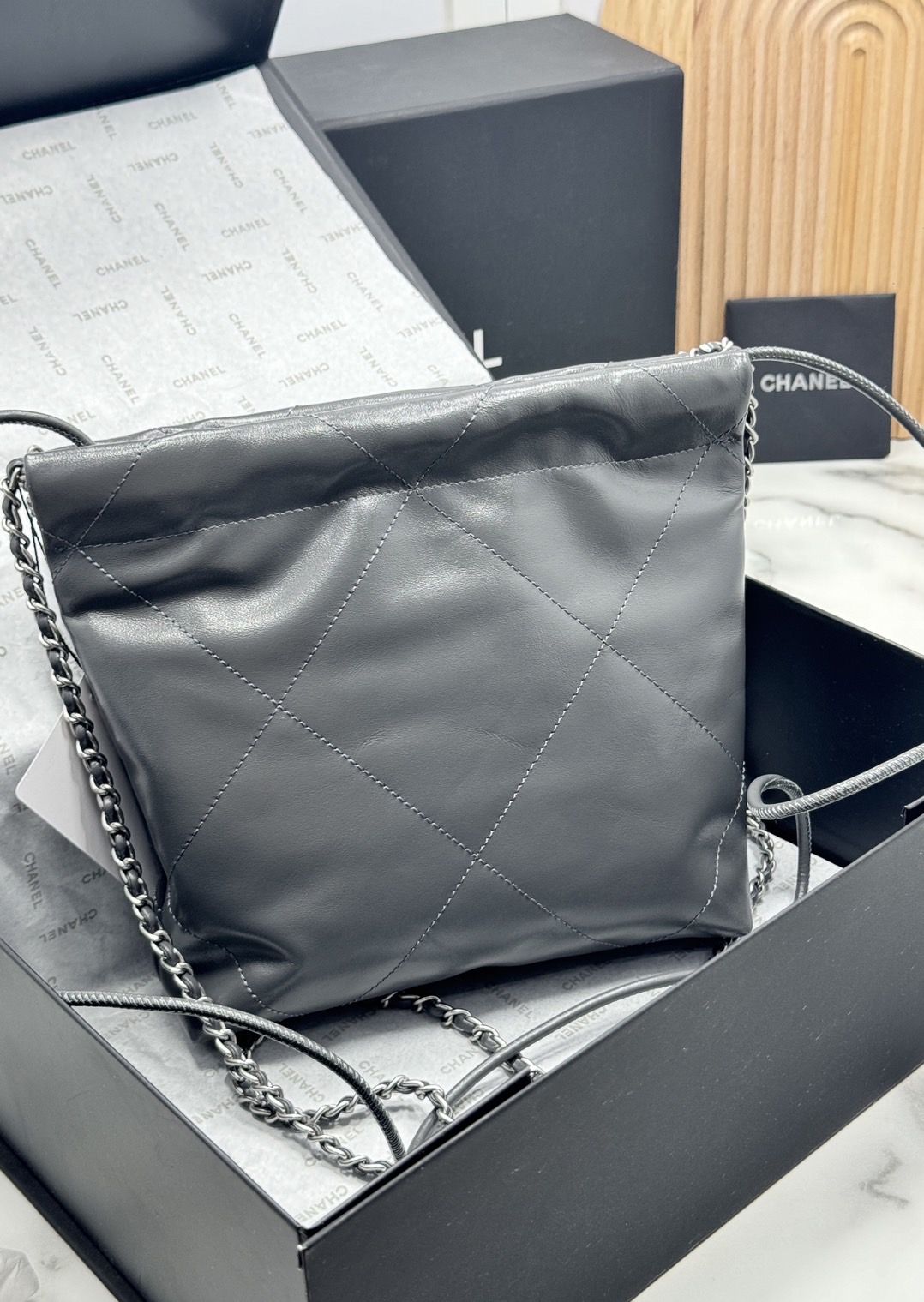 พร้อมส่ง 11 สี ORI หนังแท้ | CHANEL 22 Mini Handbag กระเป๋าสะพายสุดหรู รุ่นยอดนิยม 🤍 เกรดออริจินอล หนังแท้ ภาพถ่ายจากงานขายจริง ใช้งานต่างประเทศได้