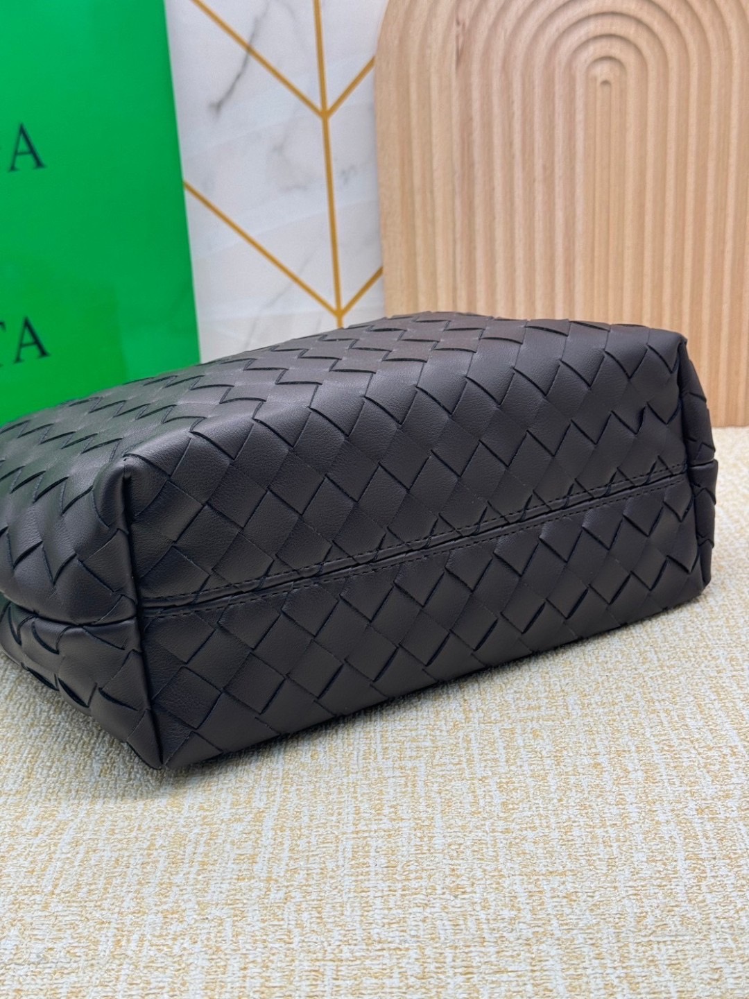 BOTTEGA Small Andiamo Top handle bag 28cm / BOTTEGA Tote Bag กระเป๋าสะพายดีไซส์สาน วัสดุเดนิมคอตตอนรุ่นใหม่ สวยงามเป็นเอกลักษณ์ เกรดออริ 1:1 ใช้งานต่างประเทศได้