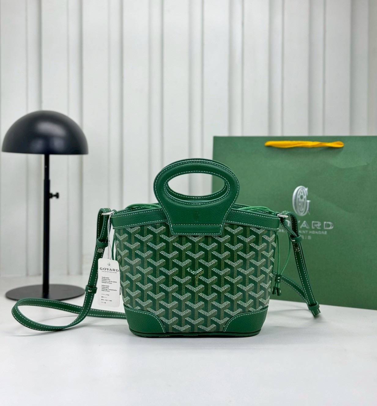 ORI หนังแท้ | Goyard Beluga Mini Bag กระเป๋าสะพายทรงบัคเก็ต พร้อมหูจับในตัว สะดวกใช้งาน ด้านในเป็นผ้าดีไซน์ผูก เพิ่มความน่ารักน่าใช้ สวยมากค่ะ