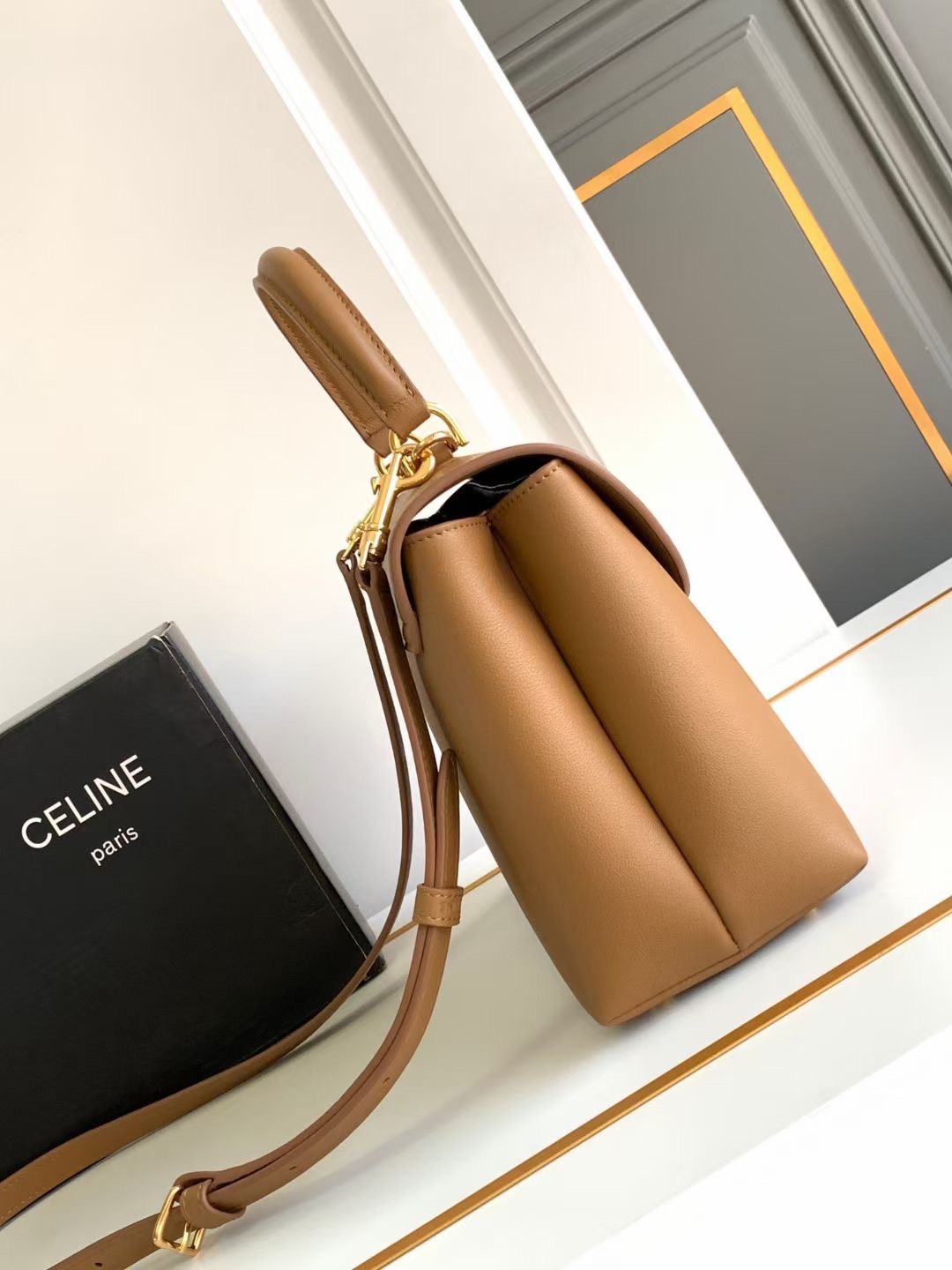 MEDIUM CELINE NINO BAG IN SUPPLE กระเป๋าสะพายหูจับในตัว แบรนด์หรู ดีไซส์คล่องตัว เกรดออริ สลับแท้ 1:1 ใช้งานต่างประเทศได้