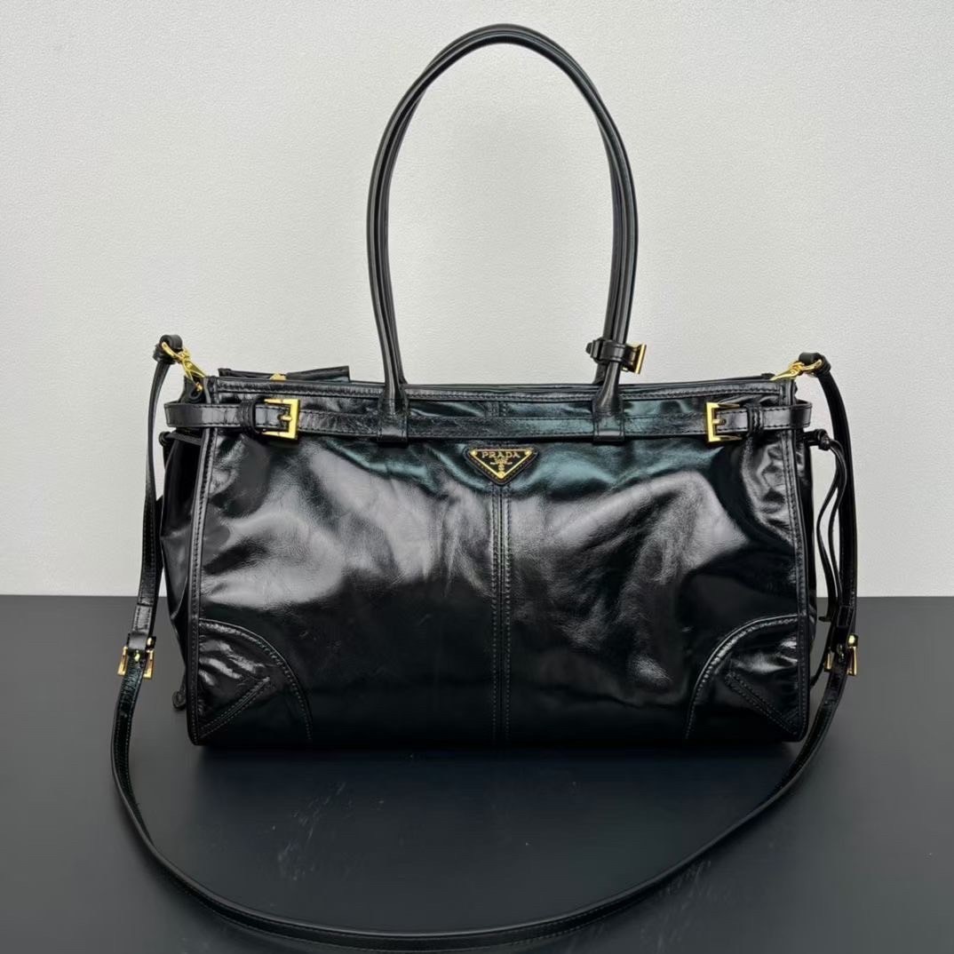 PRADA | Large leather handbag / Prada Tote bag กระเป๋าสะพายใบใหญ่ งานหนังเต็มใบ เกรดออริ สลับแท้ 1:1 ใช้งานต่างประเทศได้