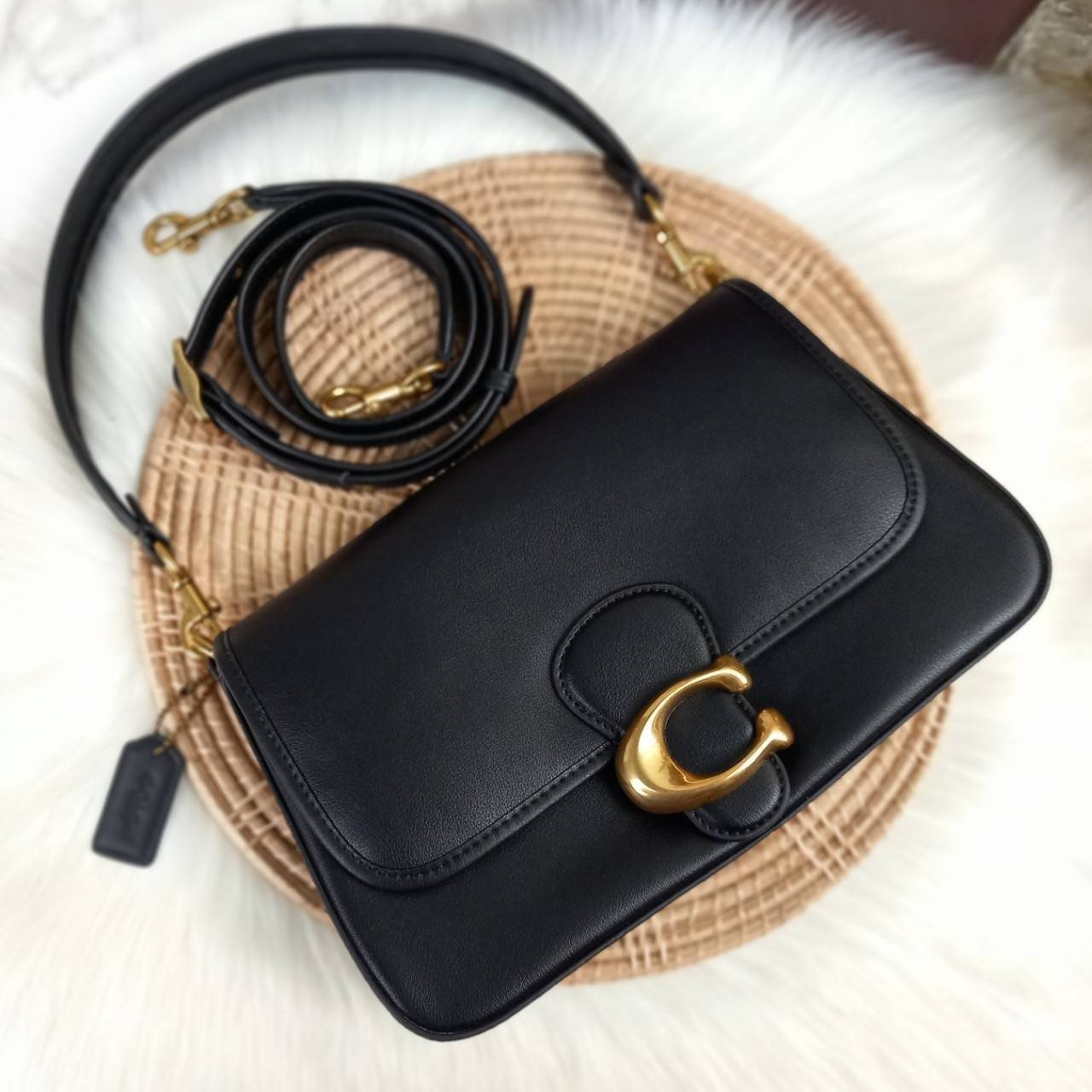 COACH SOFT TABBY SHOULDER BAG (C4823//C5261) กระเป๋าถือ กระเป๋าสะพาย ที่ใครๆก็เข้าถึงได้ หรูหรา คลาสสิค ลุคเรียบร้อย แต่ความสวยไม่น้อย! ดาเมจความลุคผู้ดีรุนแรงมาก!!เกินต้าน!!// วัสดุหนังแท้ทั้งใบ หนังเรียบ หนังนิ่มมากๆ อยู่ทรงสวยมากๆด้วย// ด้านในโล่งกว้าง