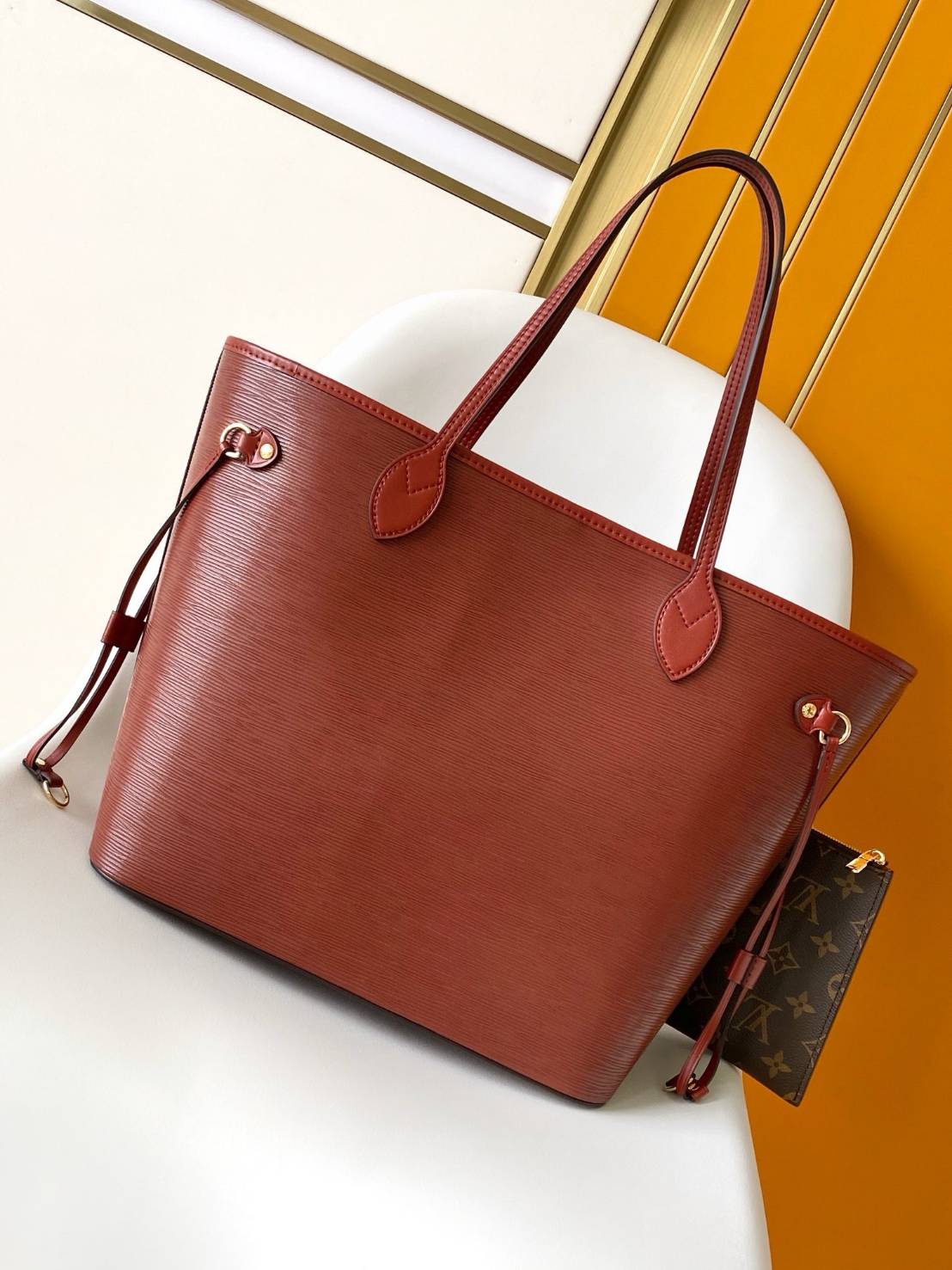 เกรดเทพ Top ORI | LV Neverfull MM Epi Leather กระเป๋าทรงโท้ทเนเวอร์ฟูล หนังแท้เกรดดีสุด หนังลายไม้ พร้อมใบลูก ลายโมโนแกรม ด้านในบุด้วยซับในไมโครไฟเบอร์ ช่องพ็อกเก็ต ซิป 1 ช่อง งานสวยมาก ตัดเย็บดีทุกจุด 🤍 เกรดเทพออริจินอล สลับแท้ 1:1