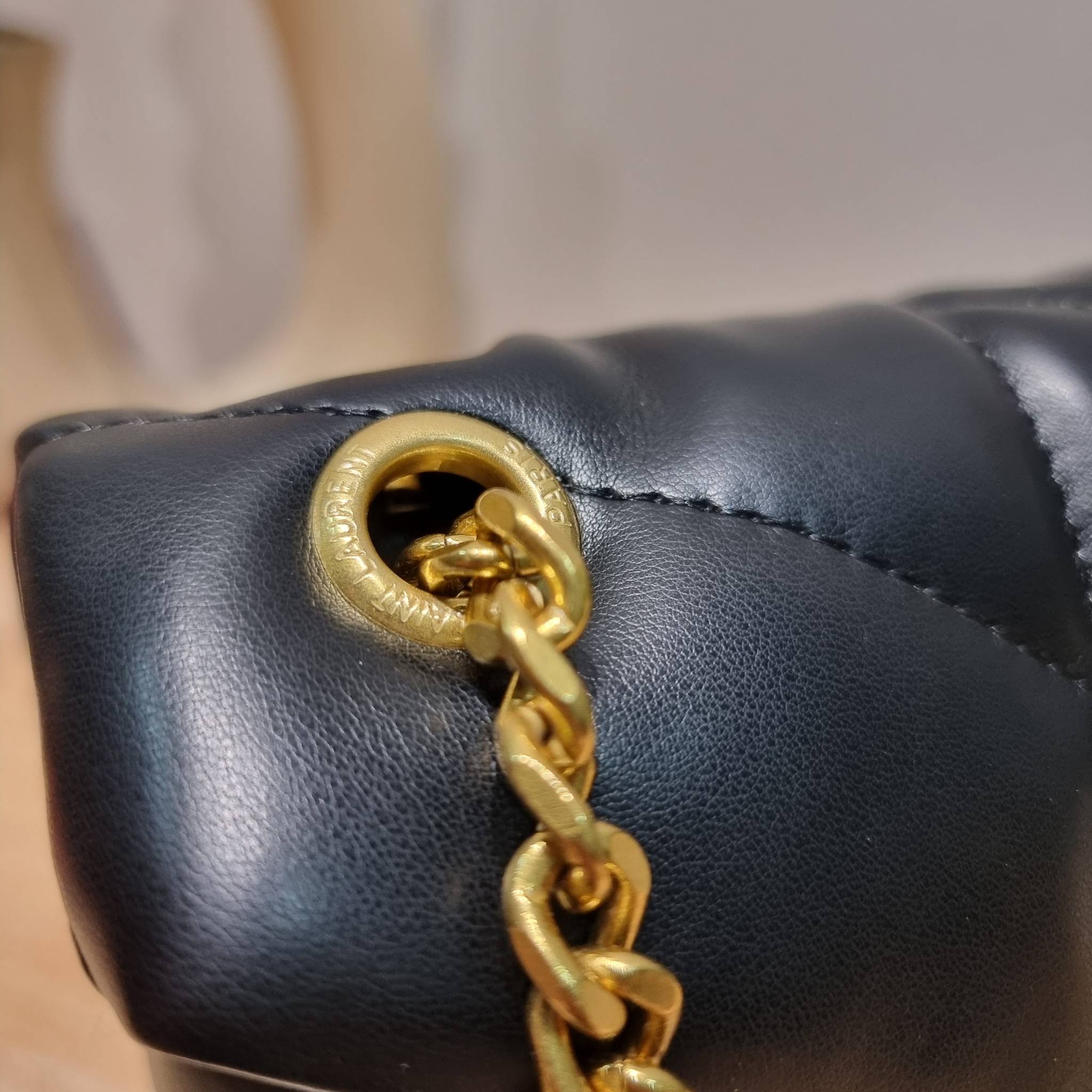 YSL PUFFER SMALL CHAIN BAG IN QUILTED / Yves Saint laurent puffer small chain bag in quilted กระเป๋าสะพายรุ่นยอดนิยม ทรงสวย ใช้ได้บ่อยไม่มีเบื่อ วัสดุหนังสัมผัสนิ่มมือ ดีไซน์เรียบหรู