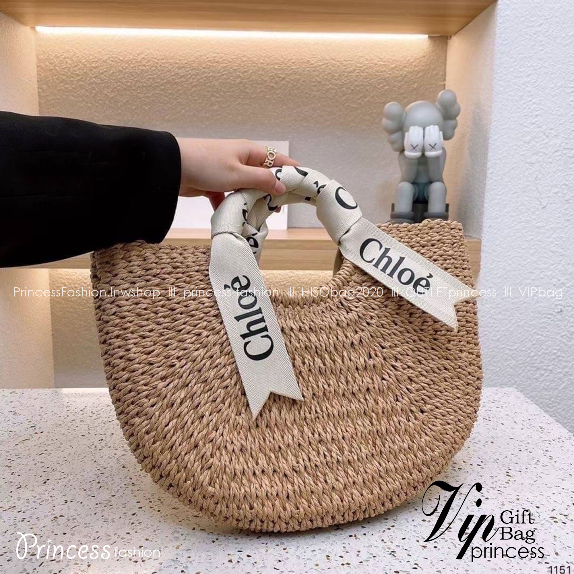 Chloe Straw Handbag Summer Beach Weave / CHLOE woody basket กระเป๋าสานสไตล์มินิมอล ซับในผ้าอย่างดี มาพร้อมผ้าผูกหูกระเป๋า สวยลงตัวรุ่นนี้ไม่ควรพลาดน้า สวยปังไม่ไหว