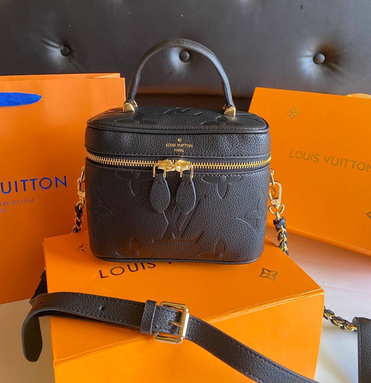 พรีเมี่ยมกิ๊ฟแท้ 100% 】VIPgift LOUIS VUITTON VANITY PM งานหนังแท้ รูปทรงหรูหราทันสมัย