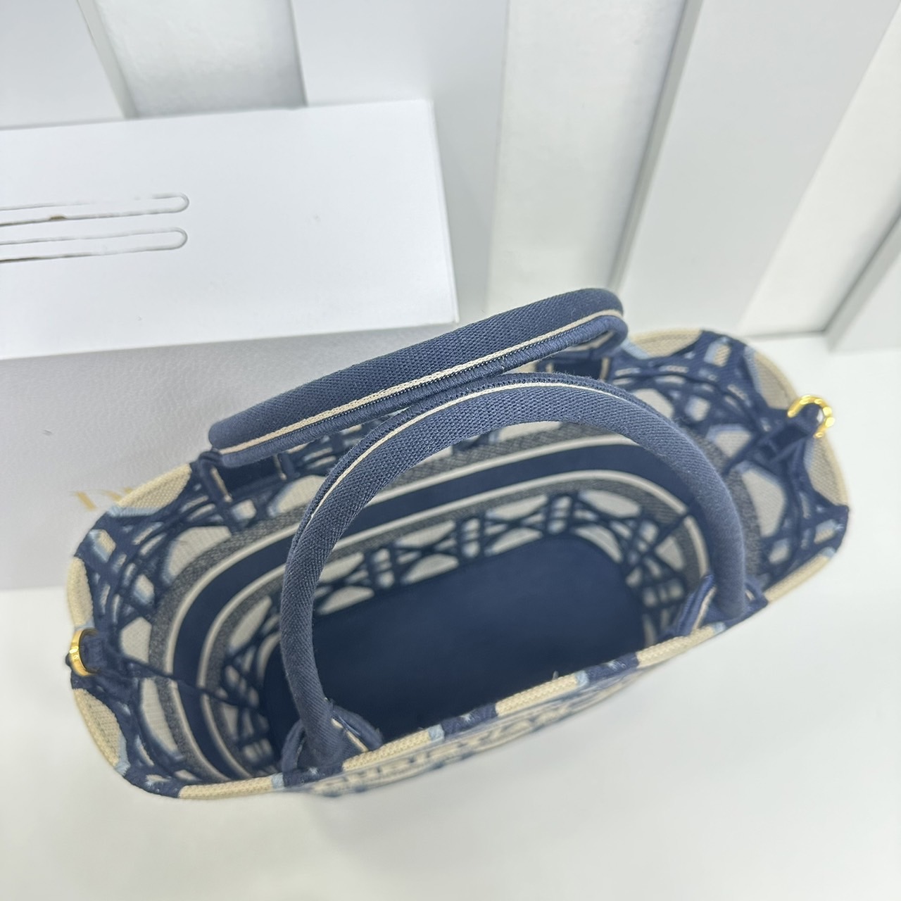 DIOR Hat Basket Bag / DIOR NEW LINE TOTE / DIOR KID TOTE กระเป๋าทรงโท้ทรุ่นใหม่ เอกษณ์ความหรูหรา โดดเด่นสวยงาม