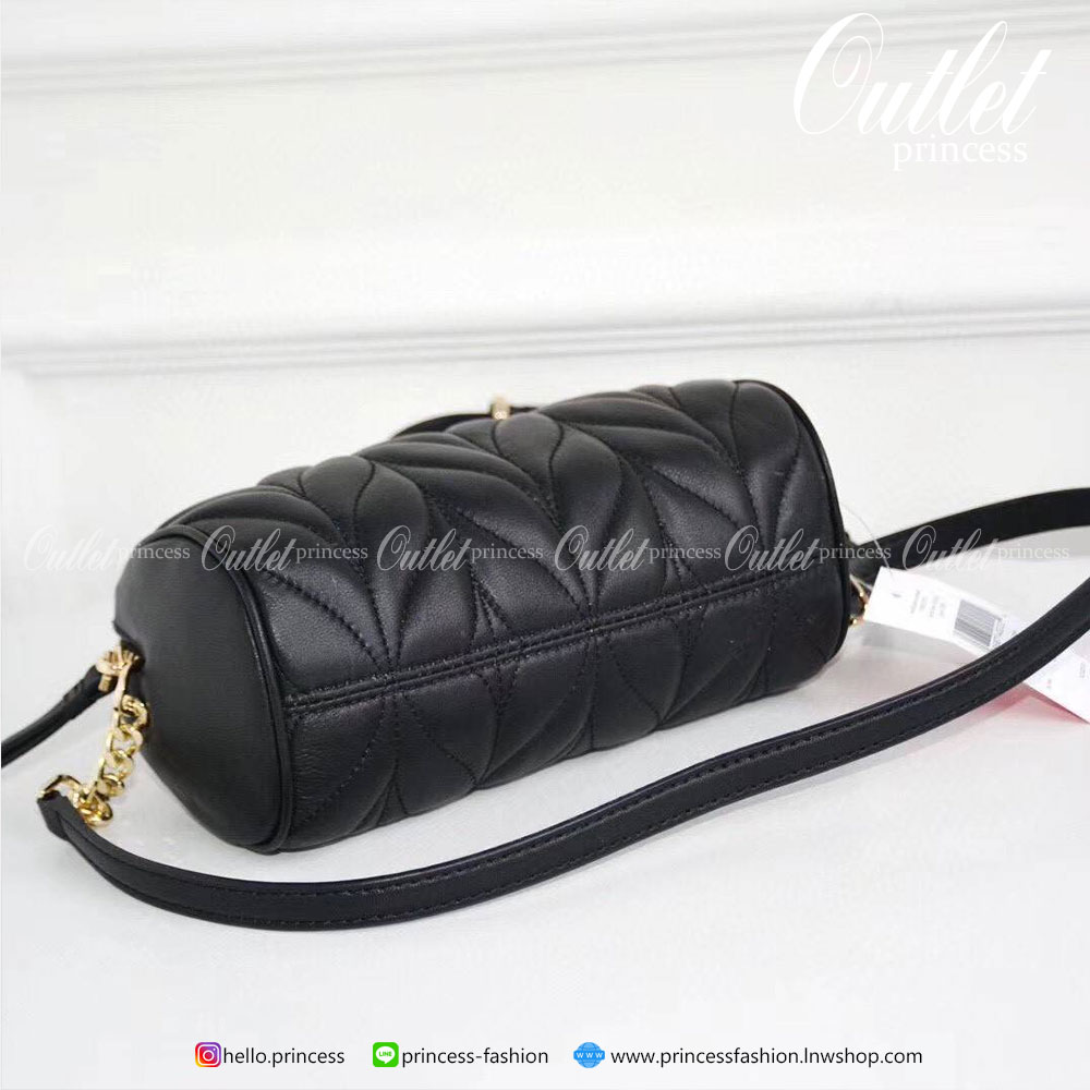 Kate Spade New York กระเป๋าถือหรือสะพายหนังนิ่ม ทรง Bowling มาใหม่ล่าสุด น่ารักไม่ซ้ำใคร ด้านหน้าประดับโลโก้สีทอง อะไหล่ทองหรู น้ำหนักเบา เปิด-ปิดด้วยซิป ใส่โทรศัพมือถือ iphone+ได้ ด้านในมีช่องใส่ของจุกจิก น่ารัก หรูหรา สายสะพายปรับระดับได้ สะพายข้างหรือ 