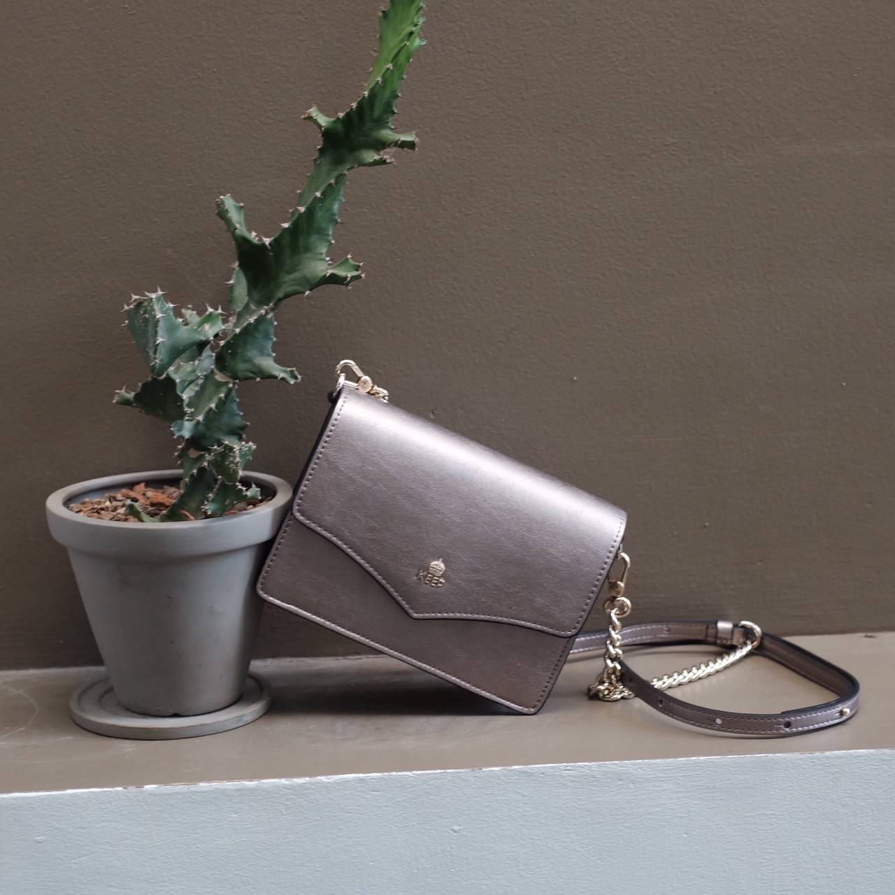 ทรงน่ารักมาก ใบเล็ก สี Glitter ✨ Limited รับ (summer) **KEEPBAG_Aris กระเป๋าใบใหม่เอาใจสาวทุกสไตล์เลยค่ะ 🌈🌈Summer นี้ ใครกำลังมองหากระเป๋าใบเล็กกะทัดรัด เหมาะกับทุกๆวัน ใช้งานง่าย ใส่ของครบใบนี้แนะนำเลยค่า น้ำหนักเบา สะพายไม่เจ็บไหล