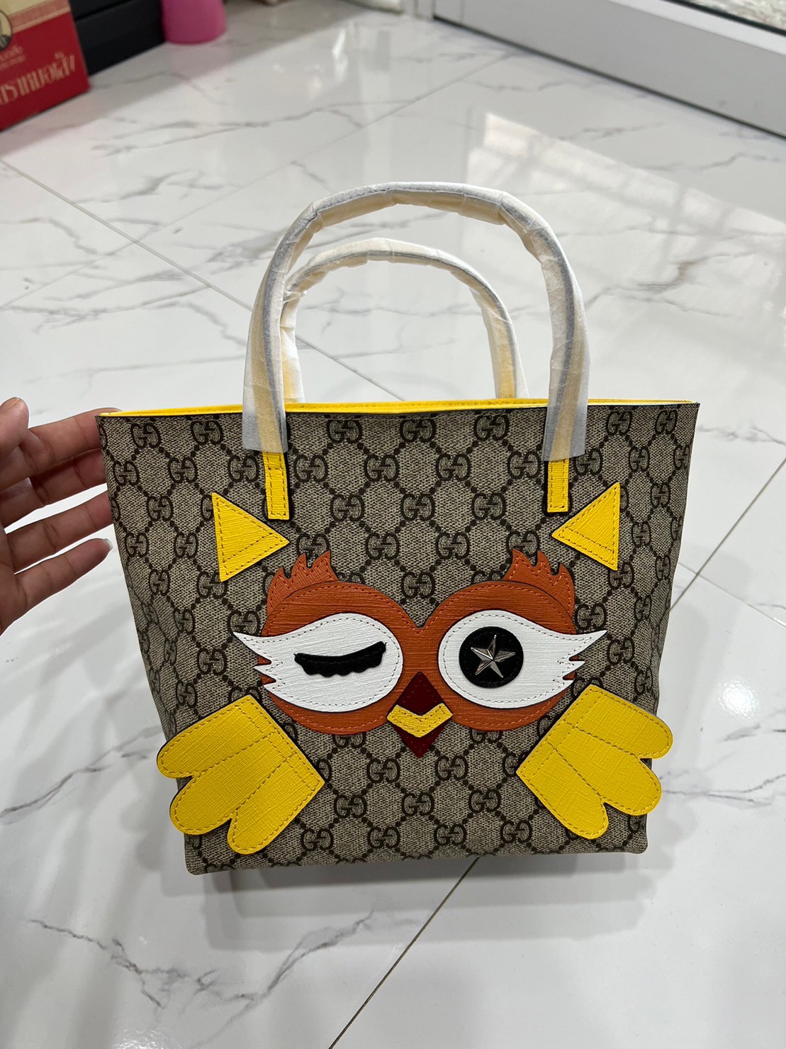 GUCCI Children's tote bag / Gucci kid tote / Gucci bag พร้อมส่งสต๊อกแน่น กับกระเป๋าโท้ทคิดท์ ไซส์น่ารักน่าใช้ ฮอตไม่หยุด เด็ดทุกดีไซน์ มีลายเข้าใหม่มากกว่าในรูปนะคะ **สินค้าเกรดออริจินอล 1:1 สลับแท้ งานสวยตามรูป ภาพถ่ายจากงานขายจริง ใช้งานต่างประเทศไ