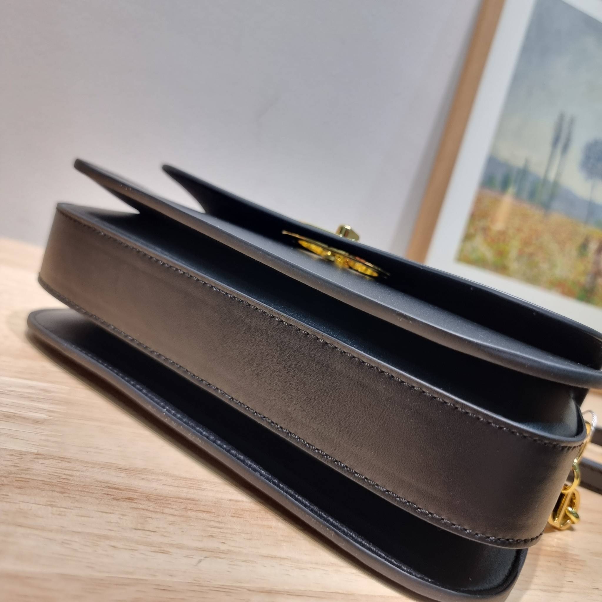 DIOR 30 MONTAIGNE AVENUE BAG สวยหรู ดีเทลแพง ต้องยกให้ไอเท็มนี้เลย กับกระเป๋าสะพายข้าง