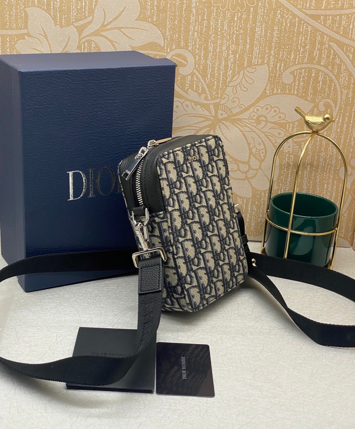 Dior Phone Oblique Bag / Dior World Tour Zip Messenger Pouch Oblique เกรดออริจินอล ได้ใจหนุ่มๆไปเลยใบนี้!! หลงรักตั้งแต่แรกเห็นมีอยู่จริง!!