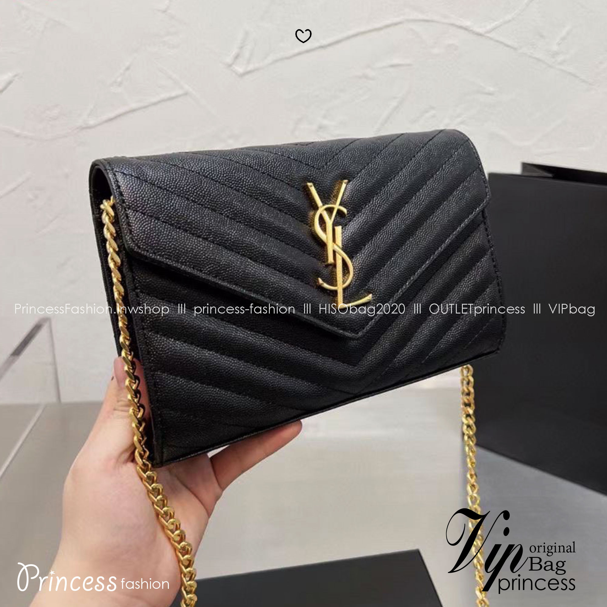 YSL Small Envelope Clutch Bag กระเป๋าสะพายสุดฮอต ดีไซน์เรียบหรู ดูติดแกลมสุดๆ โดดเด่นด้วยโลโก้ด้านหน้า เพิ่มดีเทลความผู้ดี
