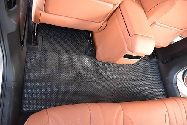 ยางปูพื้นรถยนต์ AION V พรมกระดุมเล็ก ไอออน วี สีดำ เข้ารูป ในรถ รวมท้าย 4ชิ้น