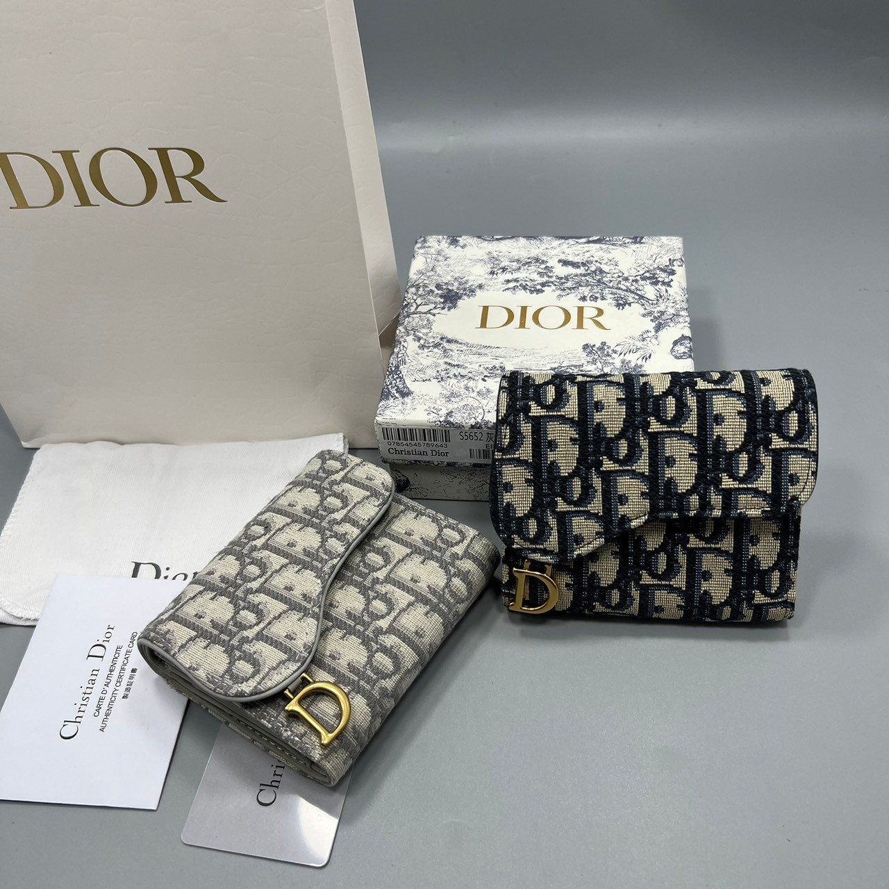 TopORI DIOR SADDLE LOTUS WALLET Oblique Jacquard / Dior wallet กระเป๋าสตางค์ 3 พับ พร้อมส่ง 2 สี **สินค้าเกรดท็อปออริจินอล 1:1 สลับแท้ งานสวยตามรูป ภาพถ่ายจากงานขายจริง ใช้งานต่างประเทศได้
