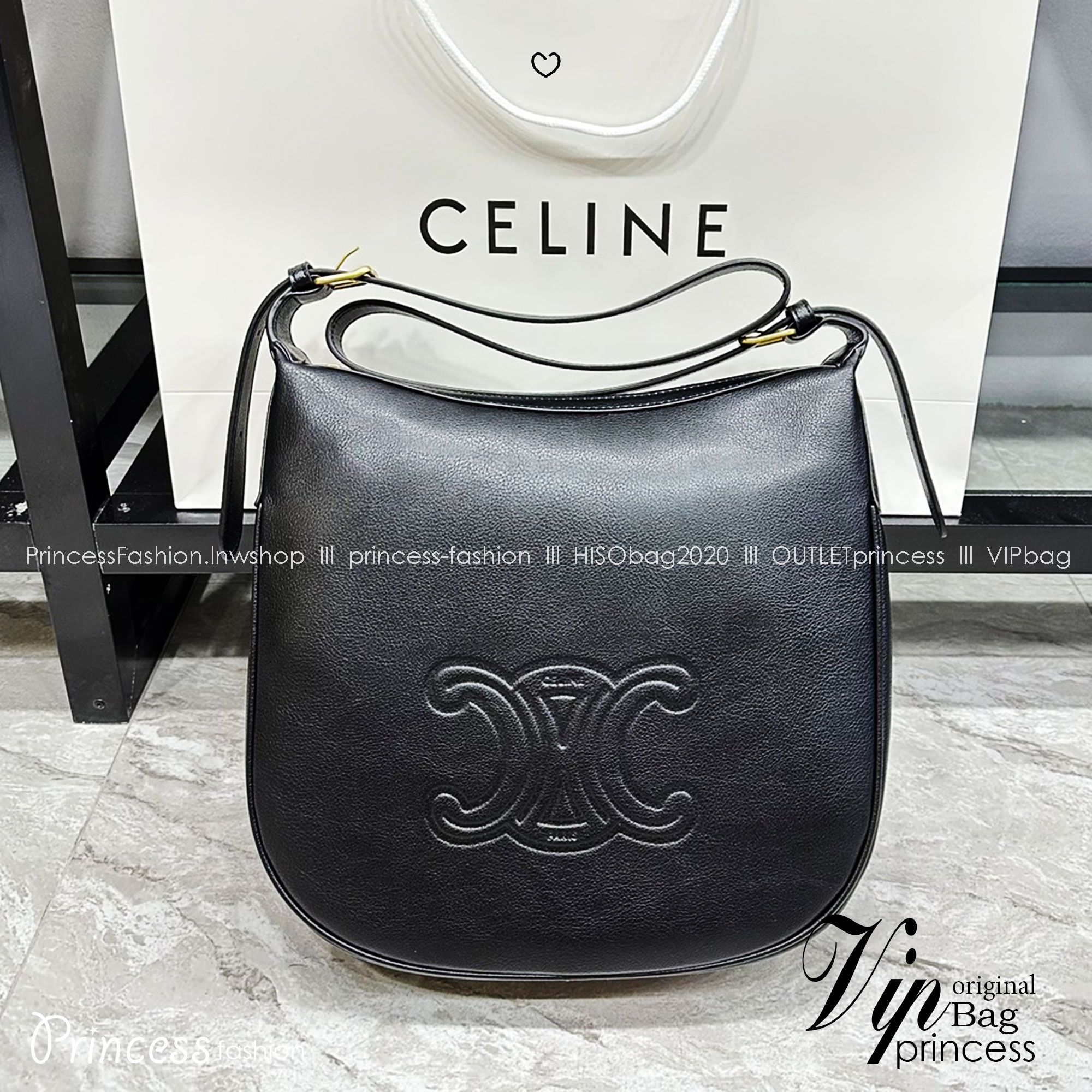 CELINE MEDIUM HELOÏSE BAG CUIR TRIOMPHE in supple / Celine Hobo Bag กระเป๋าสะพายทรงโฮโบ รุ่นฮอตตลอดไม่มีเอ้าท์ ใบใหญ่จะสัมภาระได้เยอะ สวยคลาสสิค เกรดออริ 1:1