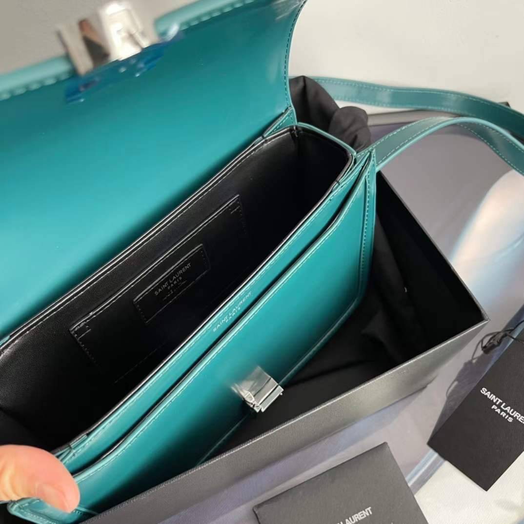 YSL Solferino medium crossbody bag คอลเล็คชั่นน้องโรเซ่ ROSE BLACKPINK ที่สุดแห่งความคลาสสิก เกรดออริจินอล หนังสวยมาก กระเป๋าสะพายรุ่นที่สาวๆ ทุกคนควรมีติดตู้ ภาพถ่ายจากงานขายจริง สวยตามรูป ไม่ผิดหวังค่ะ