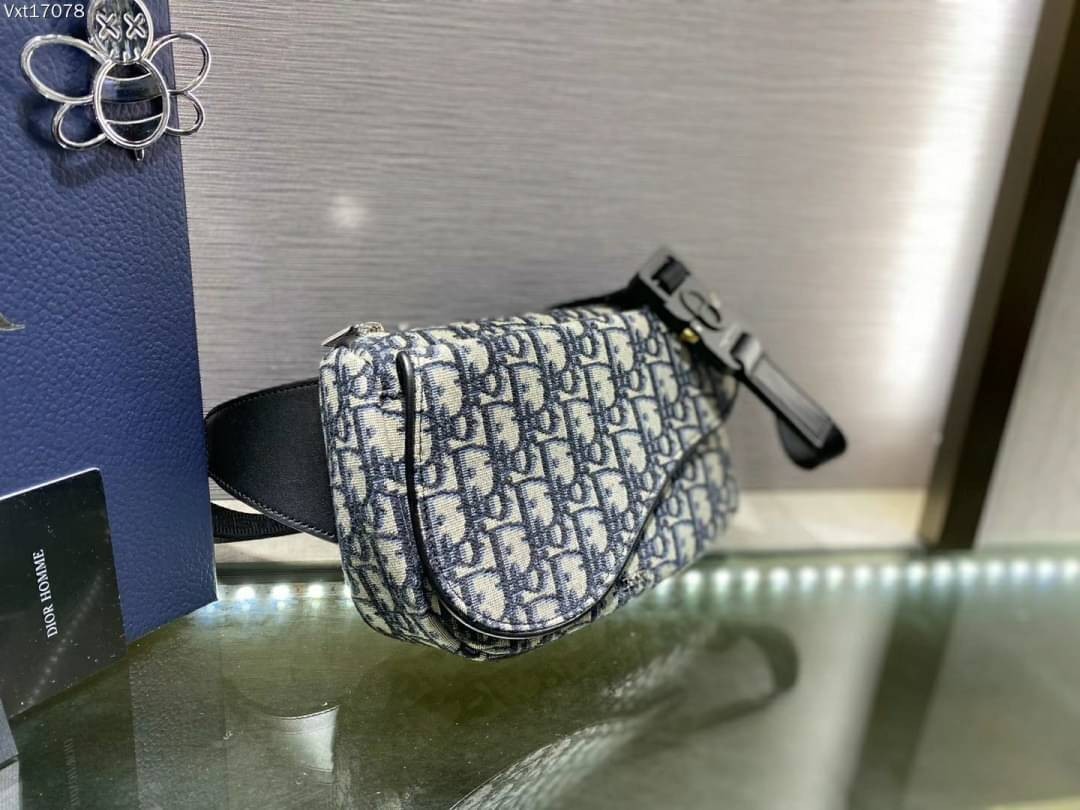 CHRISTIAN DIOR BEIGN AND OBLIQUE JACQUARD SADDLE BELT BAG / Dior Belt Bag เกรดใช้งานสลับของแท้ เกรดออริจินอล ภาพสินค้าถ่ายจากงานขายจริง ใช้งานต่างประเทศได้