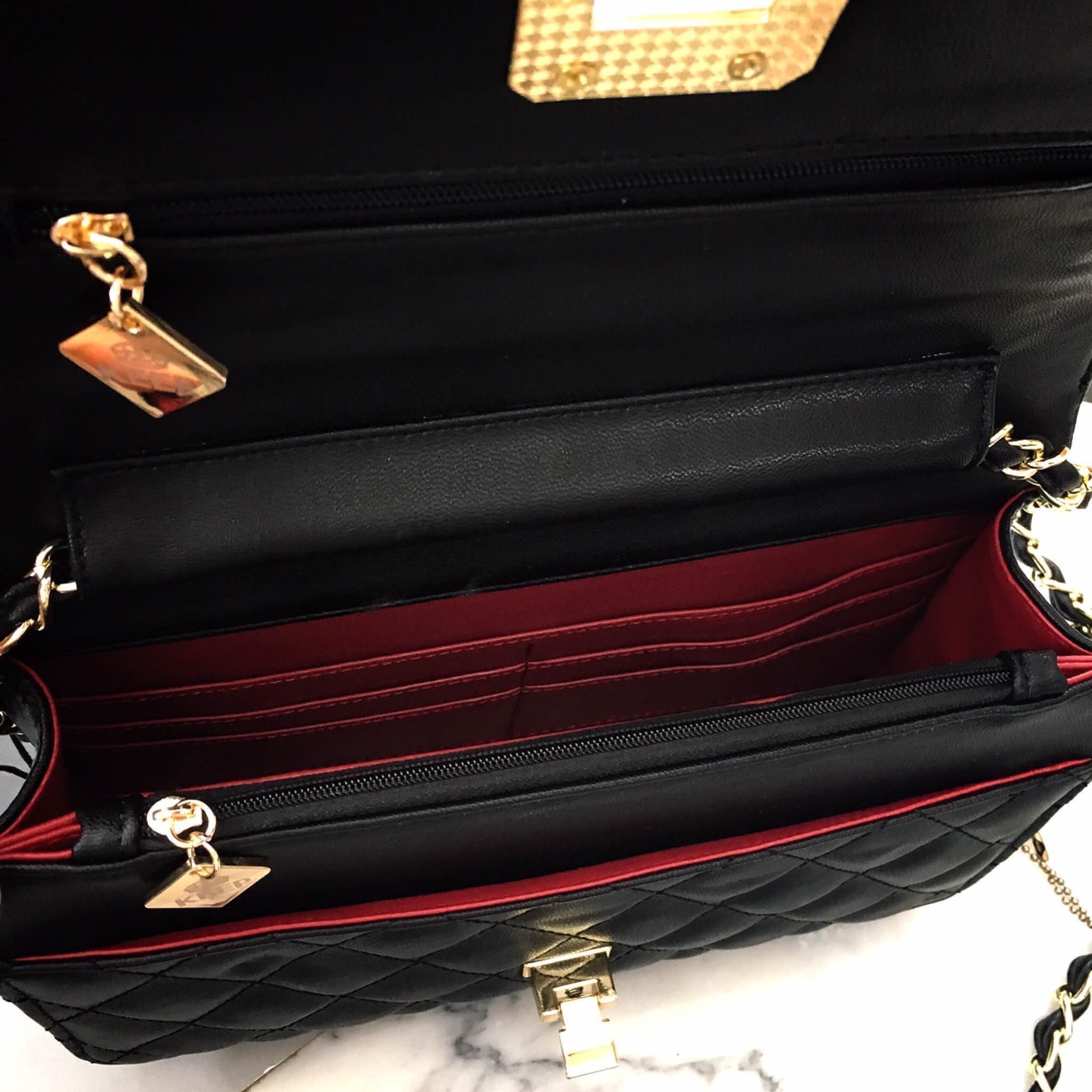 New arrival! จากแบรนด์ KEEP รุ่น Keep spell chain bag (( mini - classic size )) ตัวกระเป๋าหนังแกะสังเคราะห์ ลายหนังสวยมากๆคะ นิ่ม-ตึง สุดๆ รุ่นนี้ จะมี 2 ขนาด คือ mini และ classic ไซด์