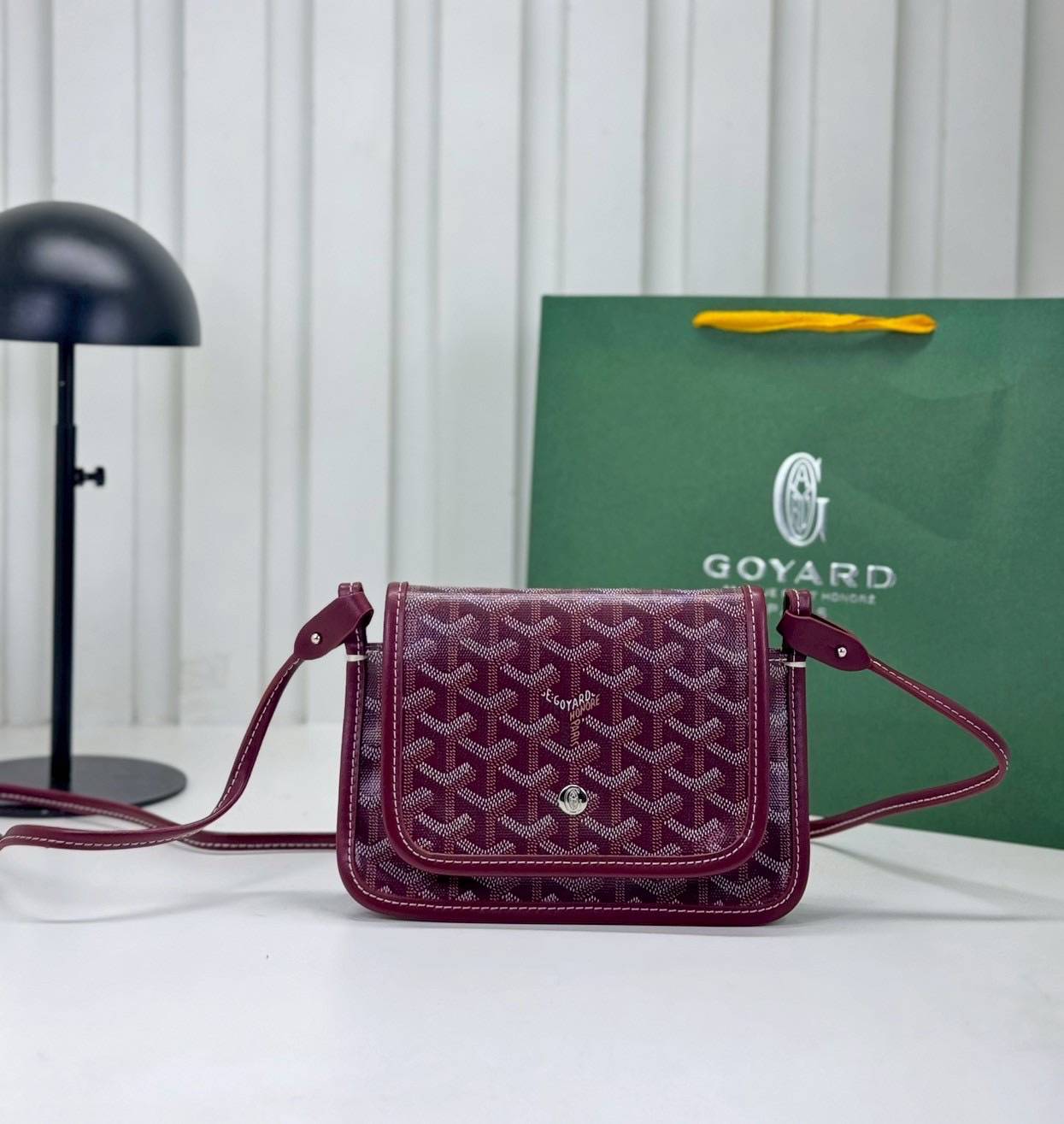 10 สี ORI หนังแท้ | GOYARD Plumet pouch-wallet กระเป๋าสะพายใบเล็กกะทัดรัด ดีไซน์กระเป๋าสตางค์ Plumet ดีไซน์มาพร้อมช่องใส่เหรียญ ธนบัตร และบัตรต่างๆ สามารถสะพายไหล่เป็นกระเป๋าสะพายข้างได้เหมือนกระเป๋าใบเล็ก