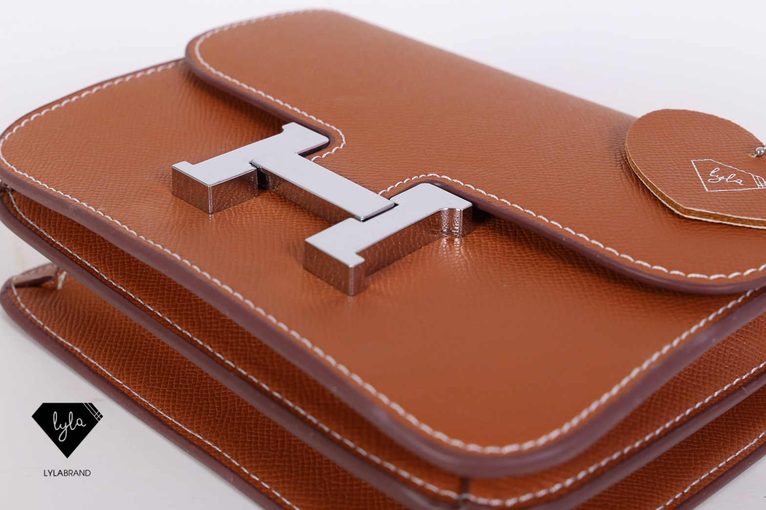 LYLABRAND🔔 Constance ไซต์ 18 สุดฮอต รุ่นนี้หนัง Epsom , PU top premium นะคะ หนังดีเลอค่าน่าสอยมากกก บอกคำเดียวเลยว่าเด็ดสุด !! เหมือนหนังแท้เบอสุดค่ะคูณผู้หญิง ลูกค้าเก่าน่าจะทราบกันดีอยู่แล้วว่าคุณภาพของร้านนี้ต้องมาเป็นอันดับหนึ่งเท่านั้น อิอิ ม