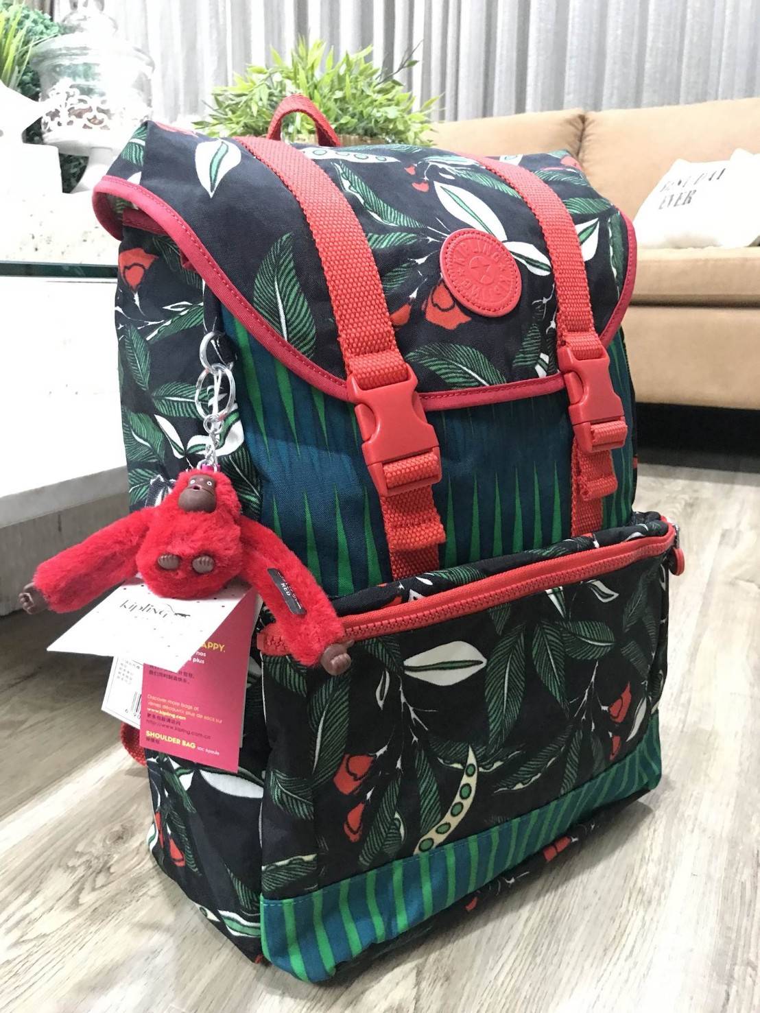 KIPLING EXPERIENCE PREMIUM BACKPACK (LARGE) รุ่นยอดนิยมใบใหญ่กำลังดีวัสดุ Nylon+Polyester100% น้ำหนักเบา Multicolor ลวดลายสวยตามคอนเซปคอลเลคชั่นใหม่ มีช่องซิปใส่ของด้านหน้าช่องใส่ของด้านข้าง2ฝั่ง หัวซิปเเบรนด์ ภายในมีช่องใส่ Notebook พร้อมฟองน้ำ Support ค