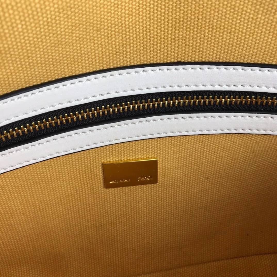 VIP GIFT 】FENDI BAGUETTE SUMMER 2021 CANVAS SHOULDER BAG กระเป๋าสะพายพรีเมี่ยมกิ๊ฟ หายาก สีคัลเลอร์ฟูลสุดใส โดดเด่น ดีไซน์ปั๊มโลโก้รอบใบ วัสดุผ้าแคนวาส ทนทาน มาพร้อมสาย 2 แบบ สำหรับคล้องแขน และสายครอสบอดี้สีทูโทน เปิด-ปิดด้วยกระดุมแม่เหล็ก ภายในเป็นช่องโล