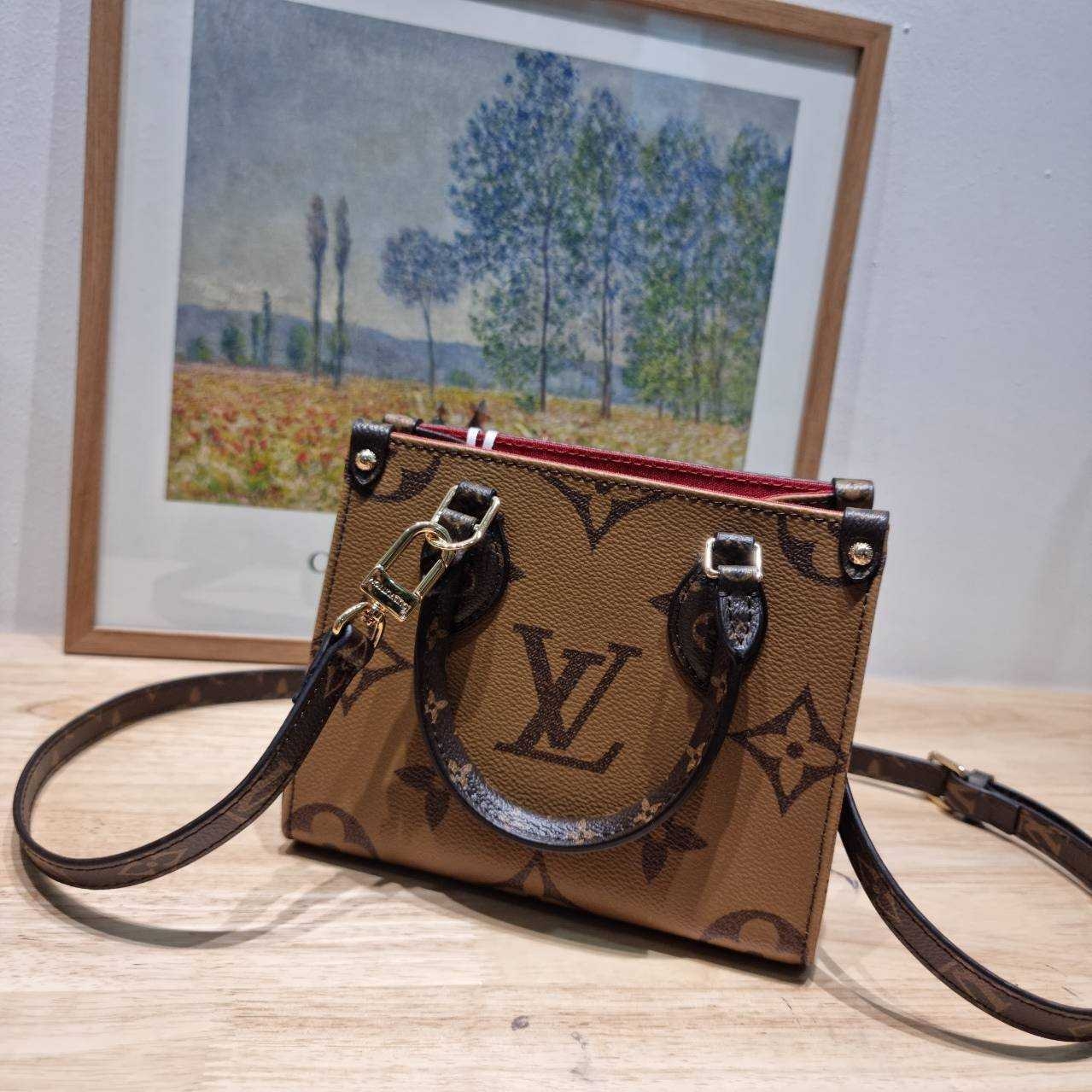 LV OnTheGo BB bag / LV Monogram Tote Bag กระเป๋าทรงโท้ทที่ใครเห็นต้องเป็นคลั่งรัก ยอดฮิต คลาสสิค ผู้ดี หรูหราได้ทุกลุค ทุกสไตล์ มาใหม่ในขนาดมินิมิใจ เกรดวีไอพี ไฮเอน 1:1