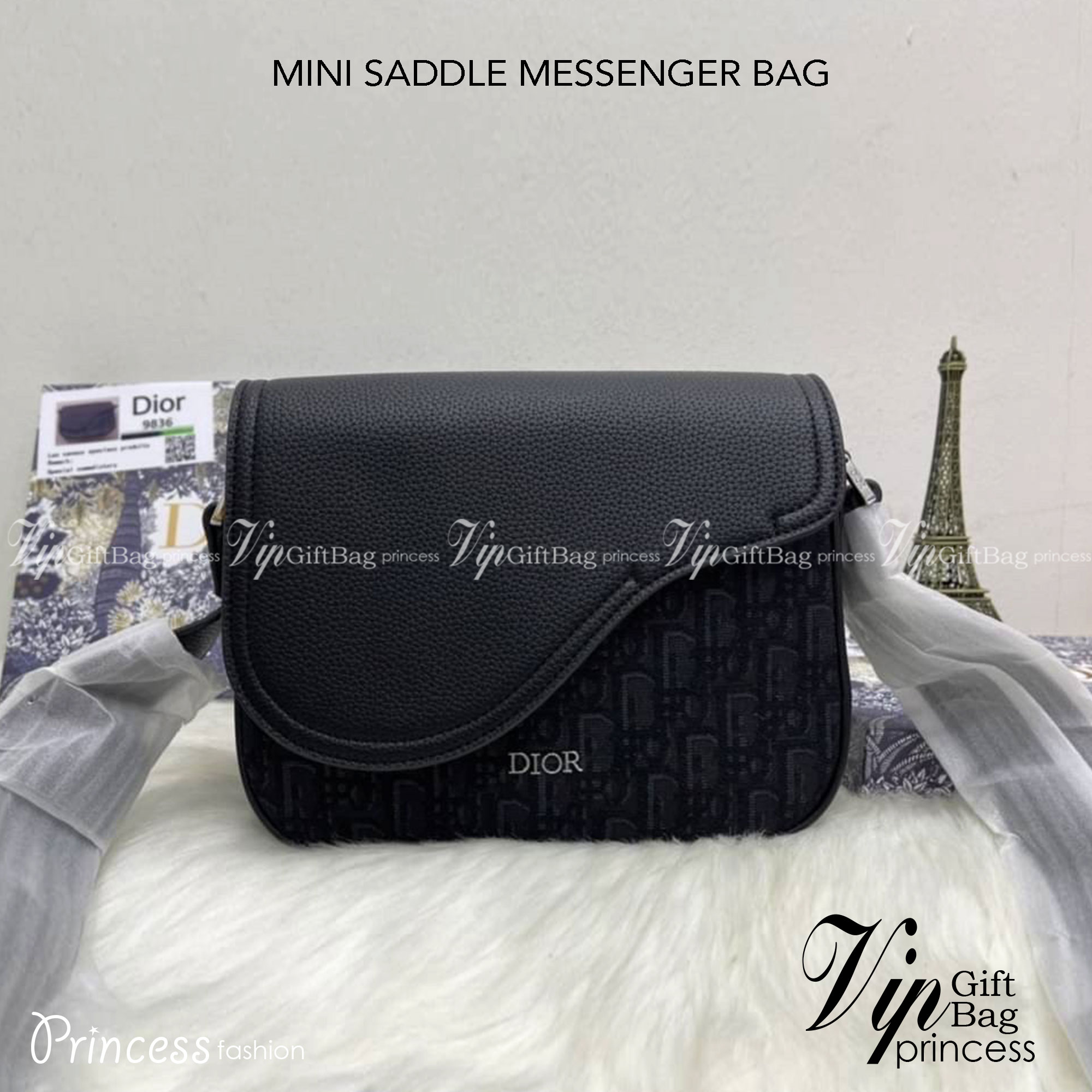 DIOR MINI SADDLE MESSENGER BAG รุ่นที่หนุ่มๆตามหา รุ่นหายาก!! ล็อทนี้ราคาดีมากค่ะ กระเป๋าสะพายลุคผู้ดี สีสวยคมคลาสสิก ดีไซน์เรียบหรู แนะนำใบนี้เป็น everyday bag รับรองตอบโจทย์ทุกลุค ทุกสไตล์แน่นอนจ้า