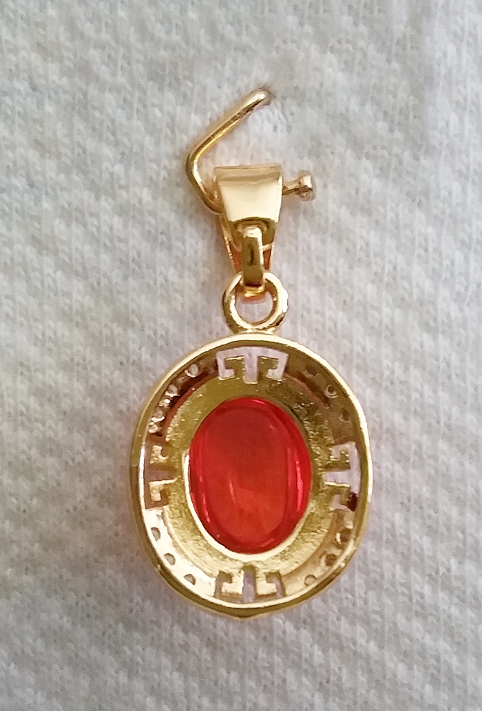 จี้พลอยมณีใต้น้ำ(เพชรพญานาค)สีส้มแบบเล็กเลี่ยมกรอบประดับเพชร(ทุกราศี)เสริมโชคเสริมดวงค่ะ