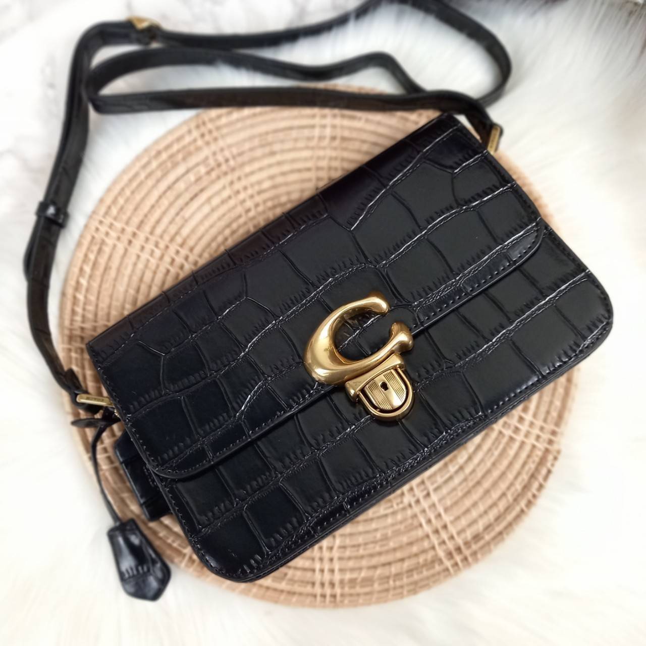 COACH CROCODILE EMBOSSED LEATHER STUDIO SHOULDER BAG (COACH C6640)🌺เอาซิ๊!!ใครอดใจไหวให้รู้ไป!! สวยตาแตก!! ปรับลุคให้ดูแพง แบบไม่ปรานีกันล่ะคราวนี้!// กระเป๋าถือ กระเป๋าสะพาย อีกหนึ่งคอลเลคชั่นสุดตะลึงตา หรูหรา! เวอร์วังอลังสร้าง! ที่ดูแพงม๊ากก!!/