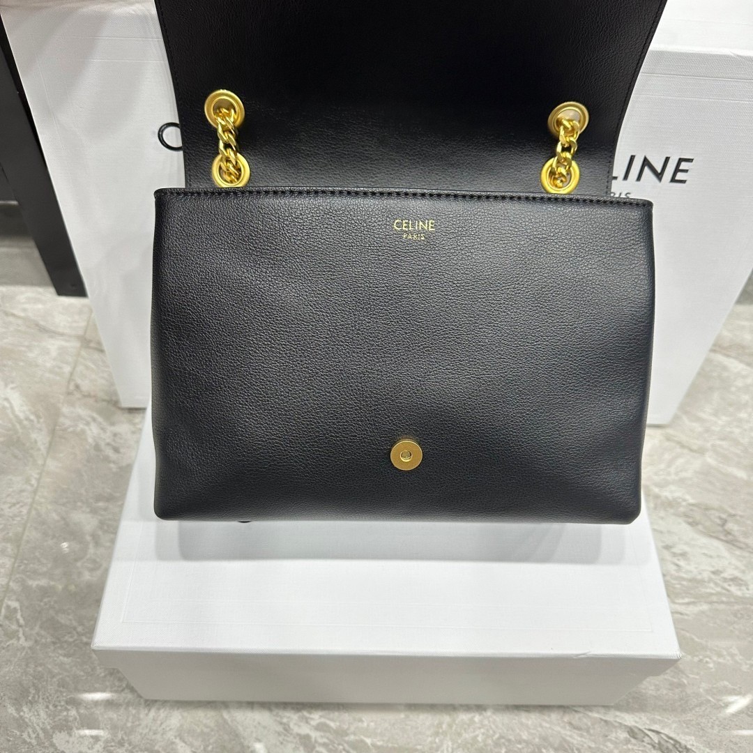 CELINE MEDIUM VICTOIRE BAG IN TRIOMPHE CANVAS 3 สี พร้อมส่ง เกรดออริจินอล สลับแท้ ใช้งานต่างประเทศได้ งานสวยตามรูป ภาพถ่ายจากงานขายจริง
