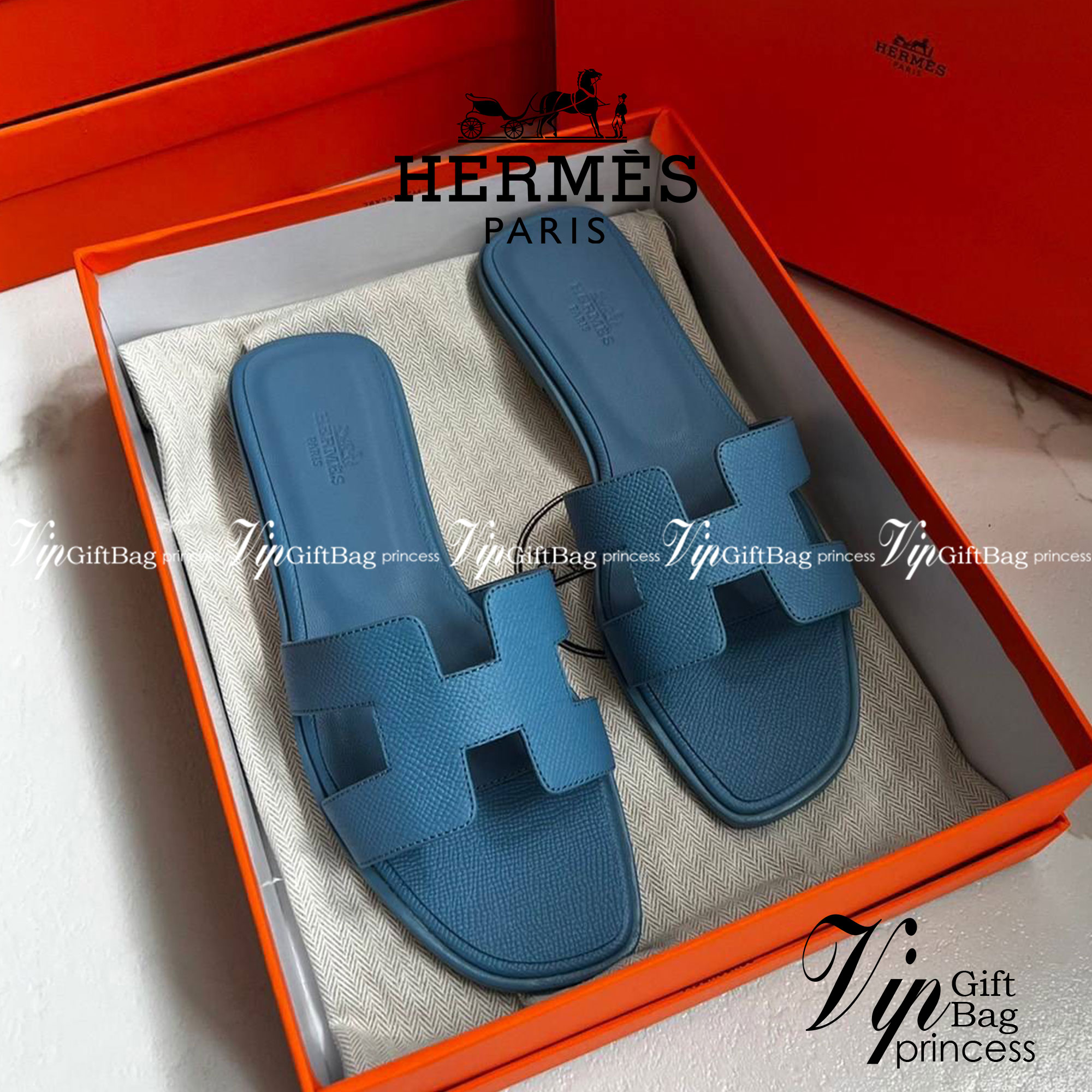 หนังแท้ Hermes sandal Epsom leather รองเท้าแตะงานสั่งตัตใช้สลับแท้ เกรดออริจินอล 1:1 เกรดเหมือนสุด มี series code ทุกคู่ งานตัดเย็บปราณีตละเอียด ใส่สบาย ไม่ลื่น ใช้ทนนาน เกรดนี้คุ้มมาก ไม่ผิดหวังค่ะ ภาพสินค้าถ่ายจากงานขายจริง ใช้งานต่างประเทศได้