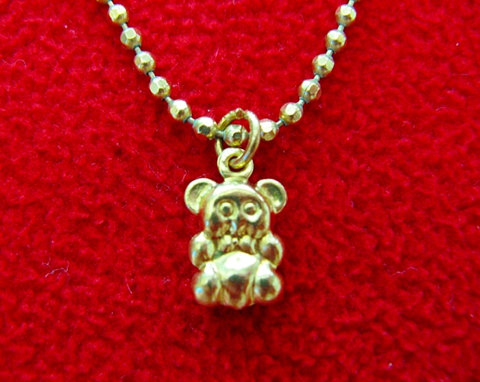 สินค้าหมดค่ะ สร้อยคอผู้หญิงทำจากเหรียญ25,50ส.ต.พร้อมจี้รูปหมีน้อยค่ะ