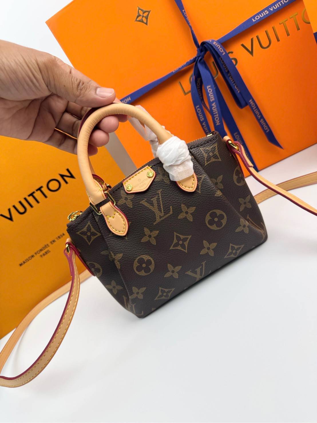 ORI หนังแท้ | LV Nano Turenne Monogram Canvas Bag กระเป๋าสะพายไซส์มินิ ดีไซน์วินเทจ ใบเล็กใช้งานง่าย หรูหราตามแบบฉบับแบรนด์