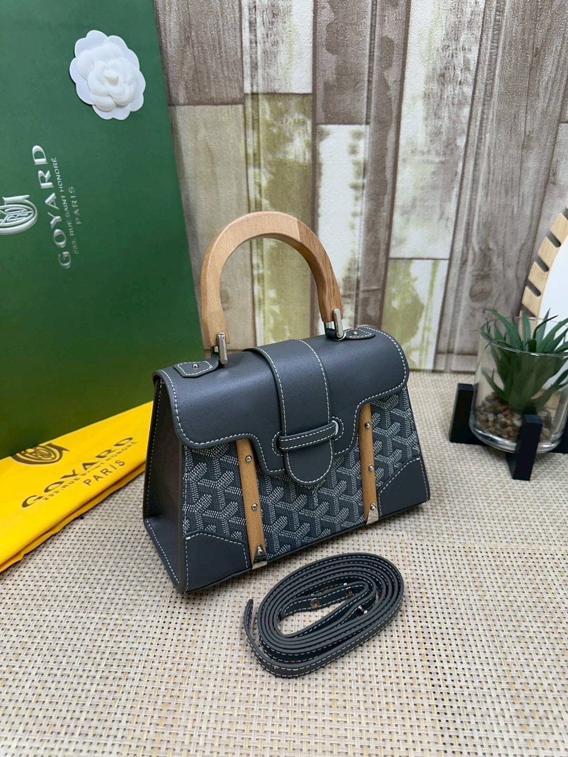 10 สี ORI หนังแท้ | GOYARD Saïgon Souple Mini Bag 20cm กระเป๋าถือ/สะพายดีไซน์หูจับไม้เป็นเอกลักษณ์ที่สวยหรูหราสง่างาม