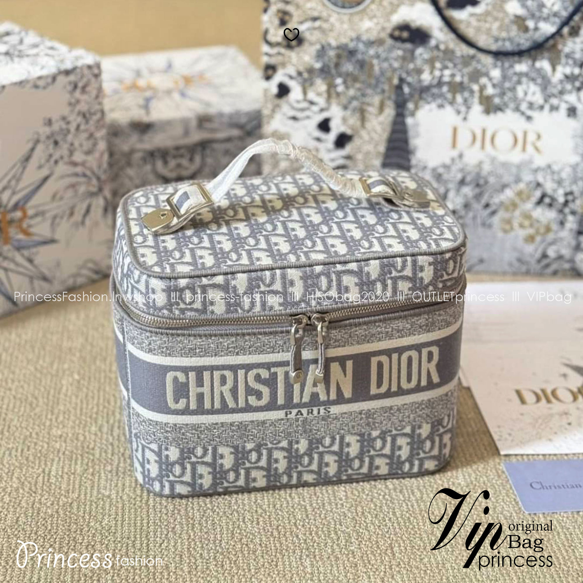 DIOR Travel Vanity Case กระเป๋าใส่เครื่องสำอางค์ไซส์ยอดนิยม ทรงกล่องสวยสามารถใช้เป็น everyday bag ได้ทุกวัน