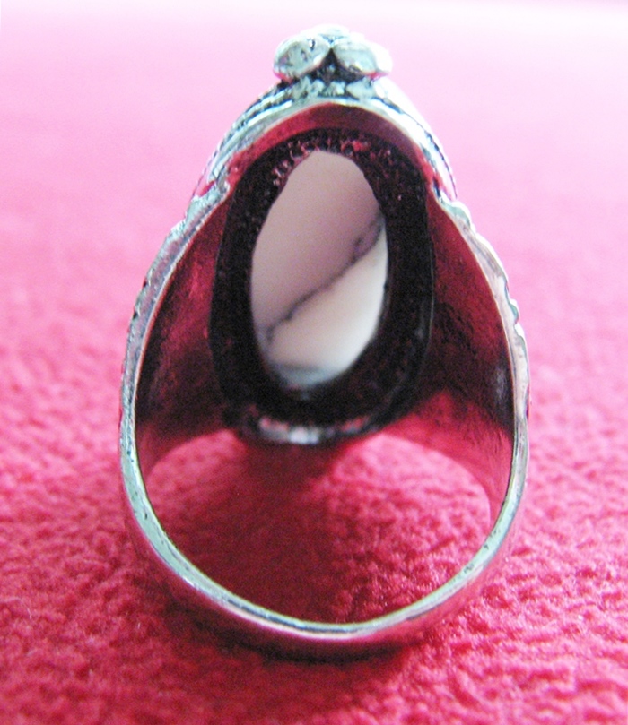 สินค้าหมดค่ะ แหวนหินฮาวไลท์สีขาว โรเดียมสีเงิน(มีเหตุผลและอดทน)แบบ1ค่ะ