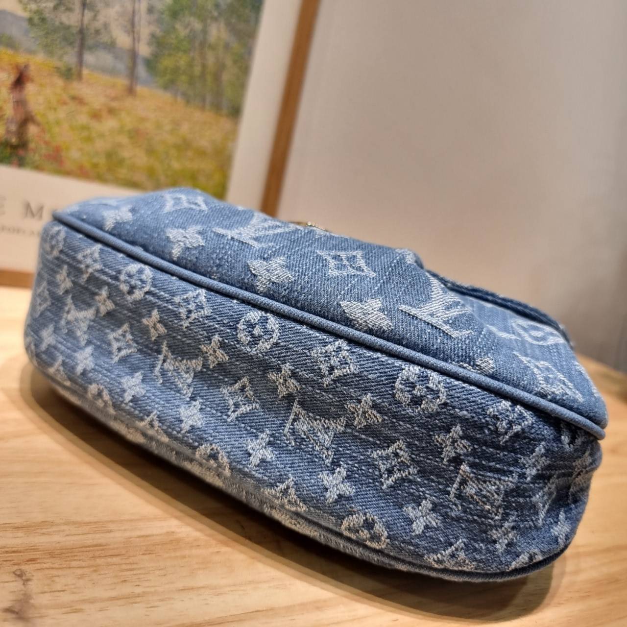 LV Sunset Denim Bag / LV Sunset Monogram Denim - Handbags แรงมากฉุดไม่อยู่ กับกระแสคอลใหม่ lvremix ดีไซน์แบบตัวมัม y2k รูปทรง baguette สวยดูแพง ใบนี้ก็ฉ่ำสุดๆ