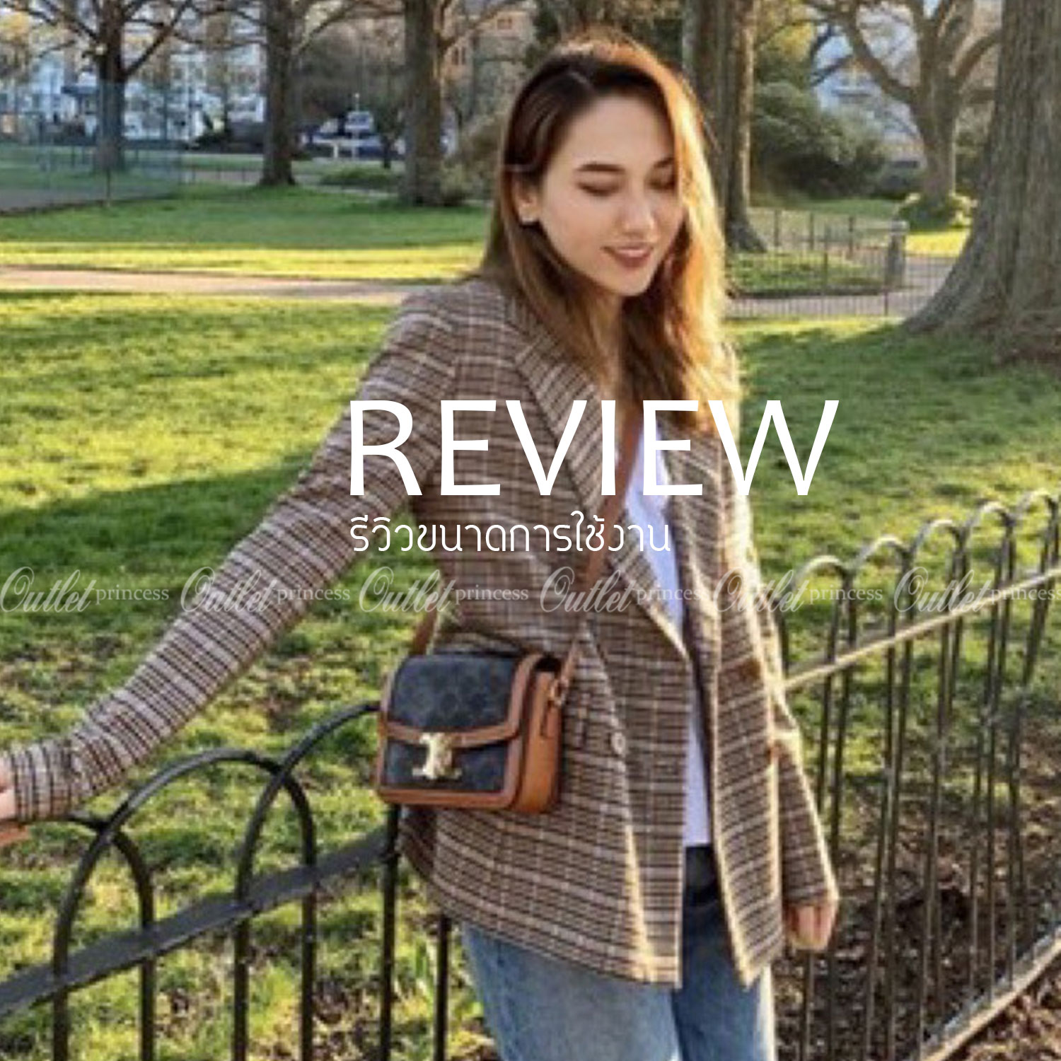 พรีเมี่ยมกิ๊ฟแท้ 100% 】CELINE TRIOMPHE CROSSBODY BAG VIP GIFT WITH PURCHASE-GWP พรีเมี่ยมกิ๊ฟ Limited จาก CELINE PERFUME DUTY FREE COUNTER วัสดุ TRIOMPHE CANVAS & LEATHER ทรงเหลี่ยมหนังสวยหรูอยู่ทรงเปิดปิดด้วยฝาปิดโลโก้แบรนด์อะไหล่ทอง ภายในมีช่องหลักและช่