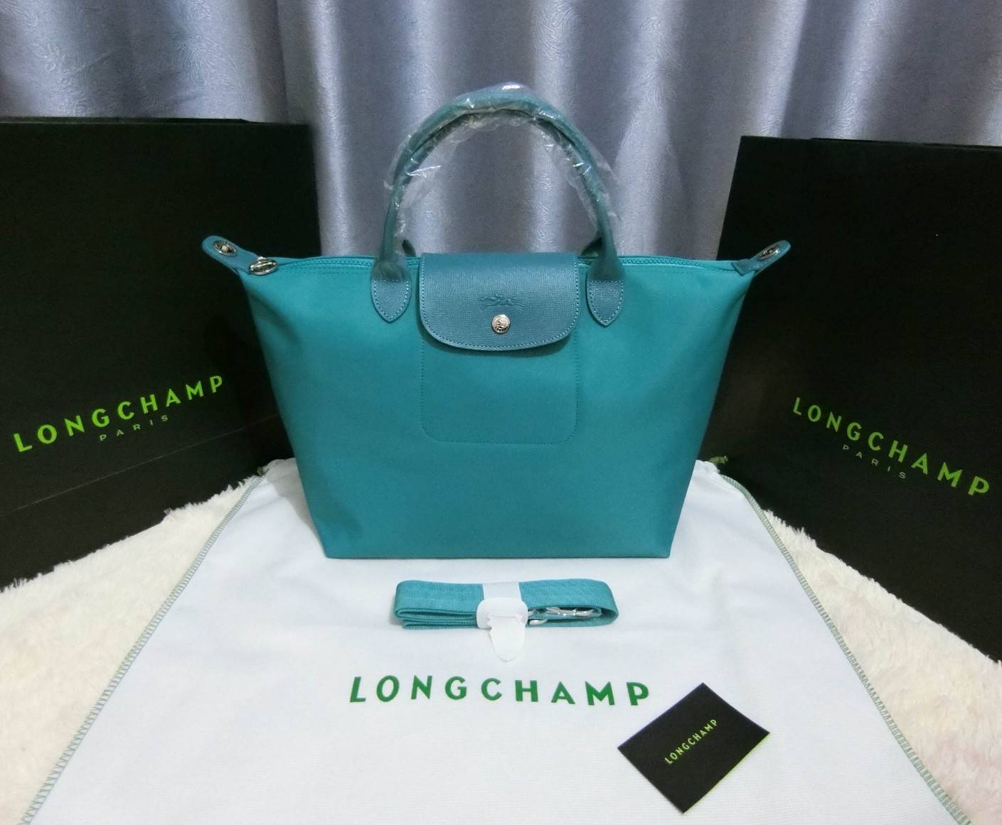 Longchamp Le Pliage Neo Size M สินค้าใหม่ ของแท้เท่านั้น!!เป็นล็อตผลิตเกินออเดอร์จากโรงงาน มาพร้อมการ์ด/ถุงผ้าแบรนด์/ถุงกระดาษแบรนด์ size M