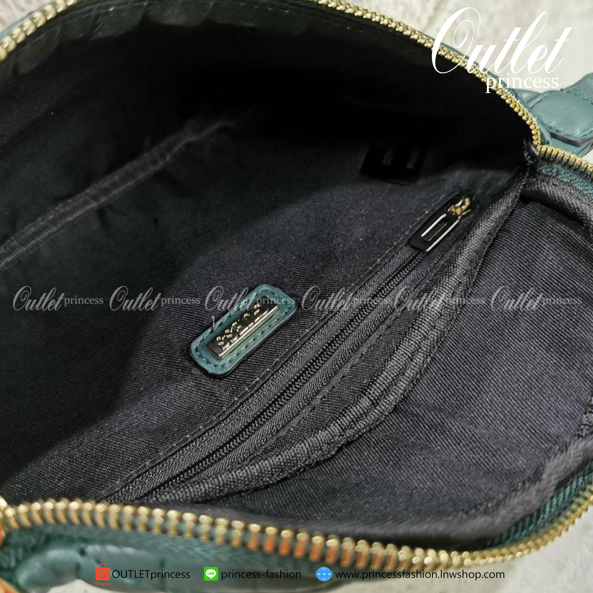 ของแท้ 100% Guess Woman Factory Belt Bag กระเป๋าสะพาย/คาดเอว/คาดอก รุ่นใหม่ดีไซน์ยอดนิยม สีเขียว